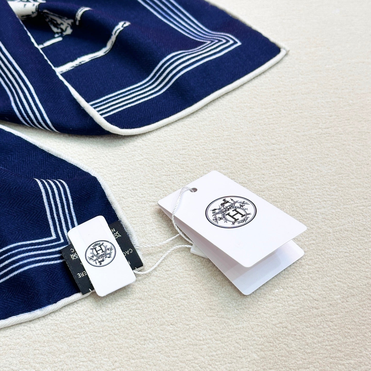 HM  Creative Origins Scarf 135CM Blue Cashmere Silk 969423