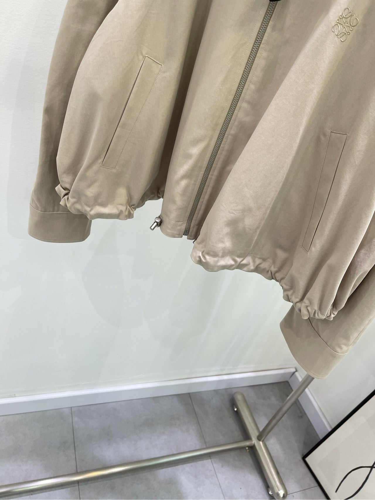 Loewe 2025 Zippered Short Trench Coat Light Khaki Cotton 217881