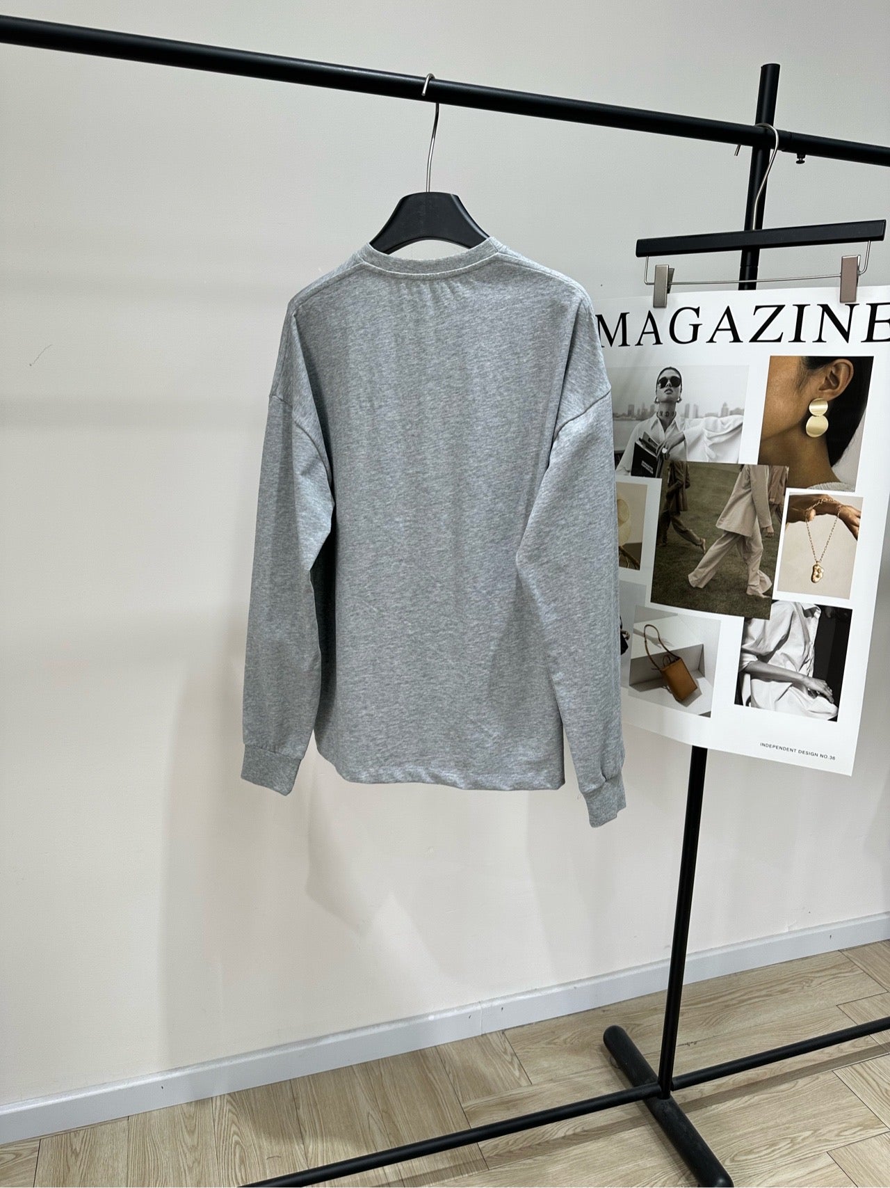 Loewe 2025 Cat-Themed Crew Neck Long-Sleeve T-Shirt Gray Cotton 327180