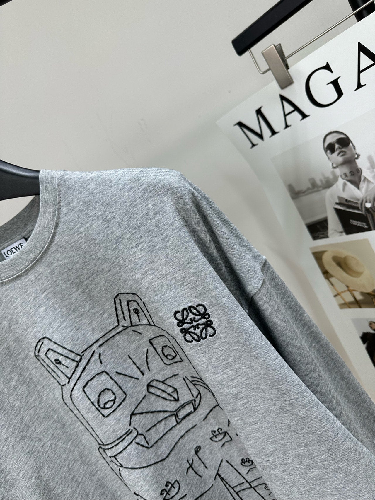 Loewe 2025 Cat-Themed Crew Neck Long-Sleeve T-Shirt Gray Cotton 327180