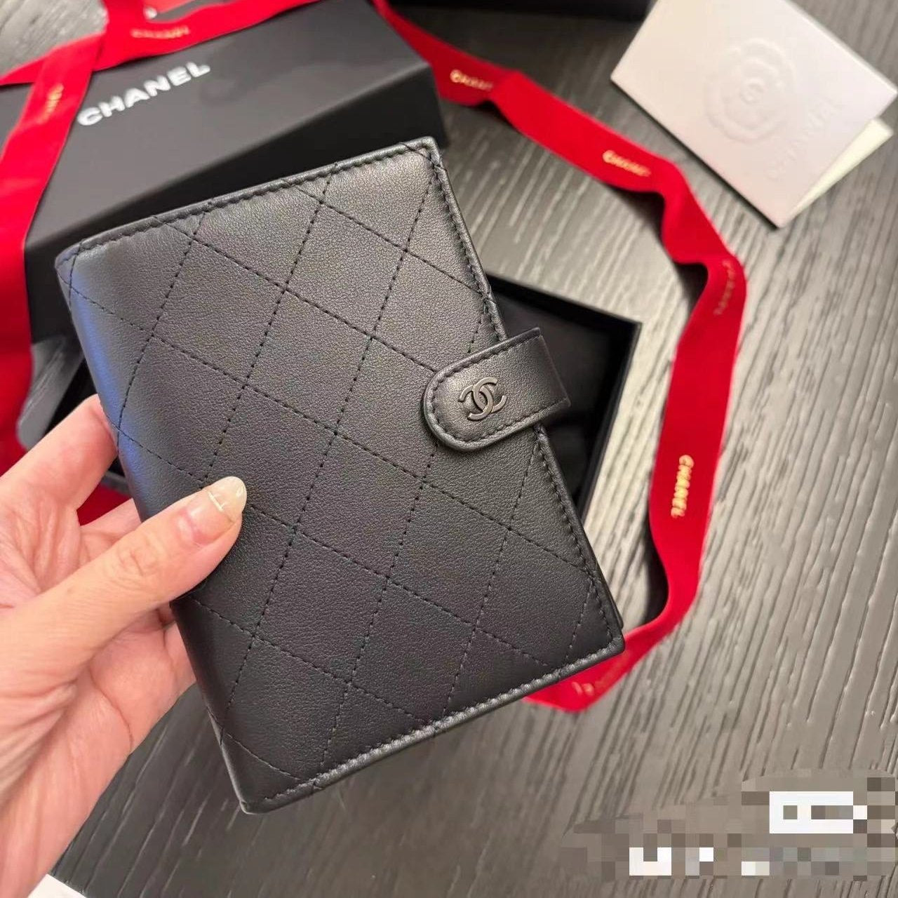 CC BIFOLD WALLET CAVIAR 14 BLACK CALFSKIN