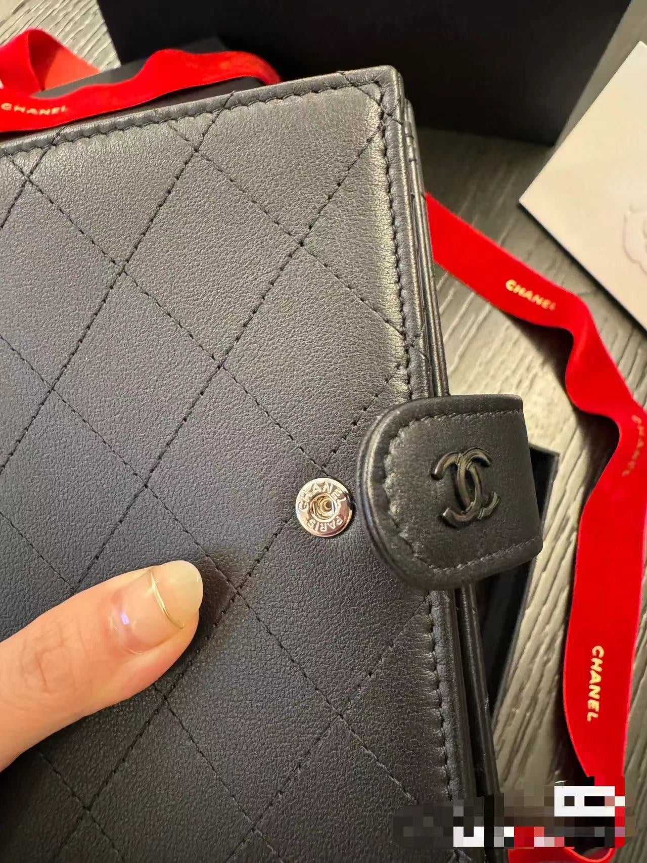 CC BIFOLD WALLET CAVIAR 14 BLACK CALFSKIN