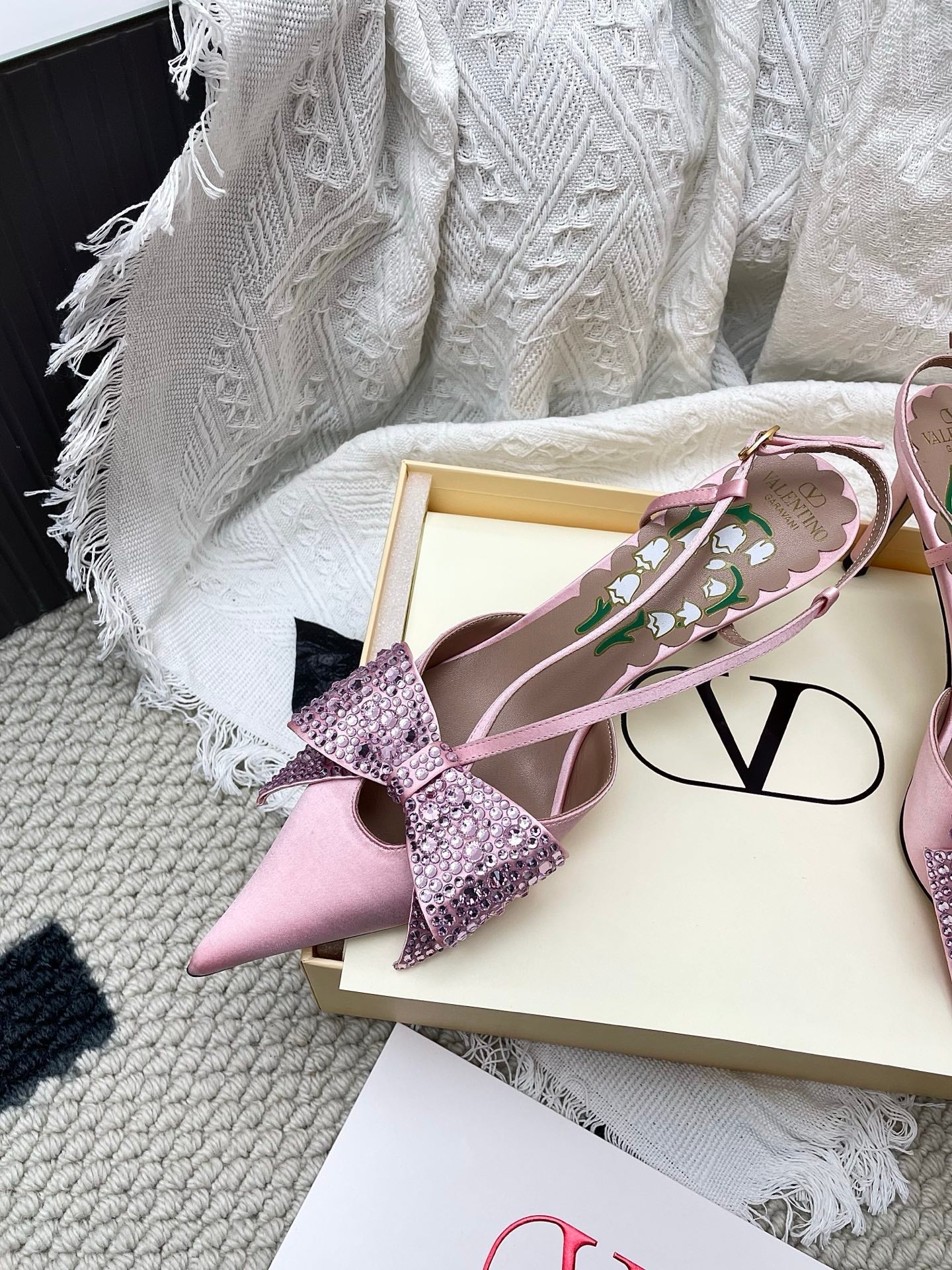 VT 26s Slingback 80 Light Pink Rhinestone Silk Sheepskin 611406