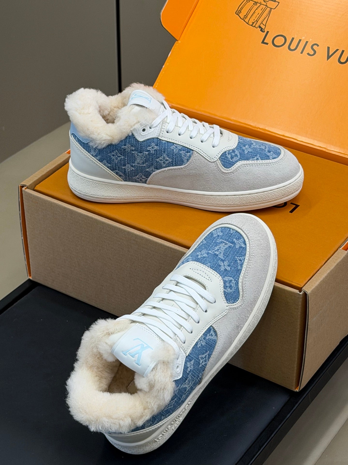 LV 25 Classic Sneakers Light Gray Blue Denim Suede 576946