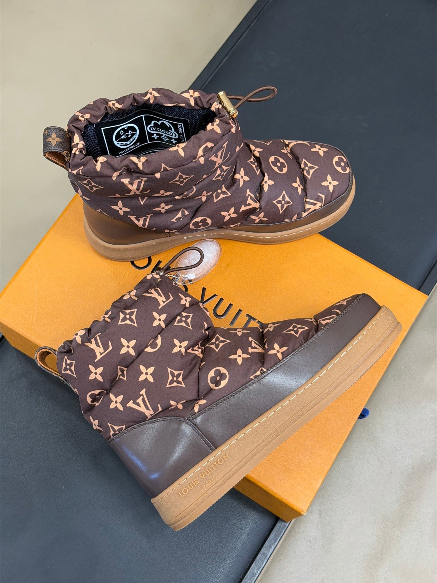 LV 25 Snow Boots Brown Leather Canvas 576938