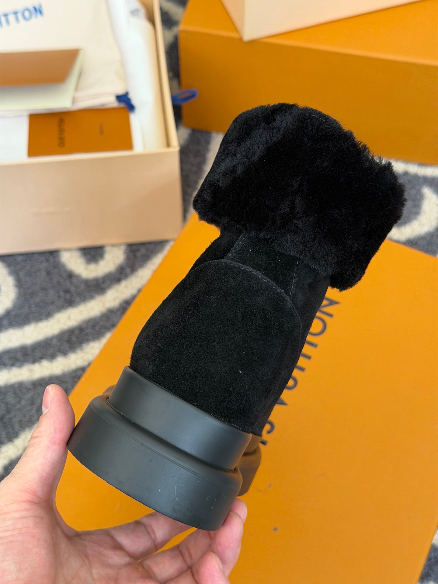 LV 25 Snow Boots Black Monogram Suede 576947