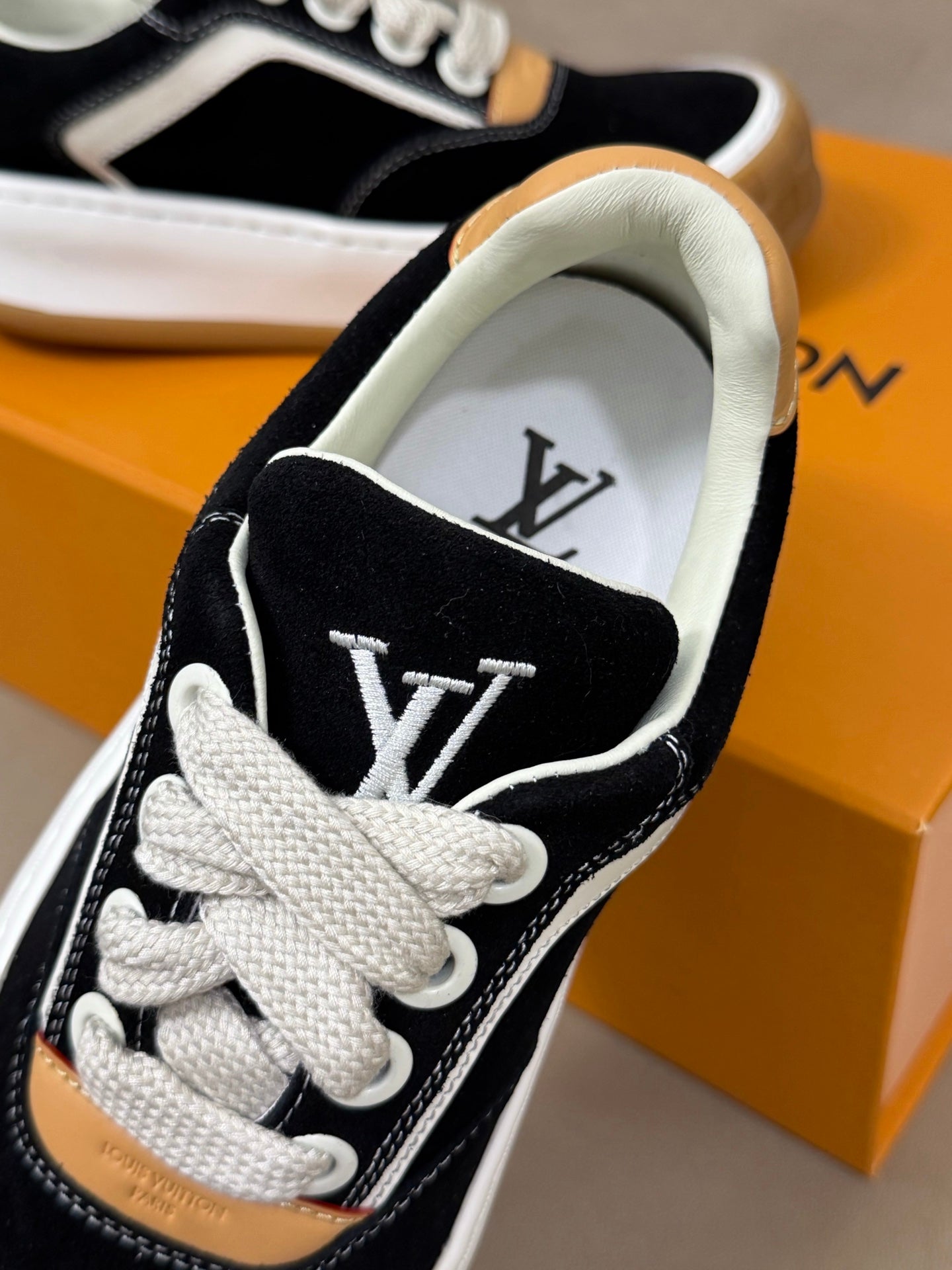 LV 25 Oversized Sneakers Black Suede 576954