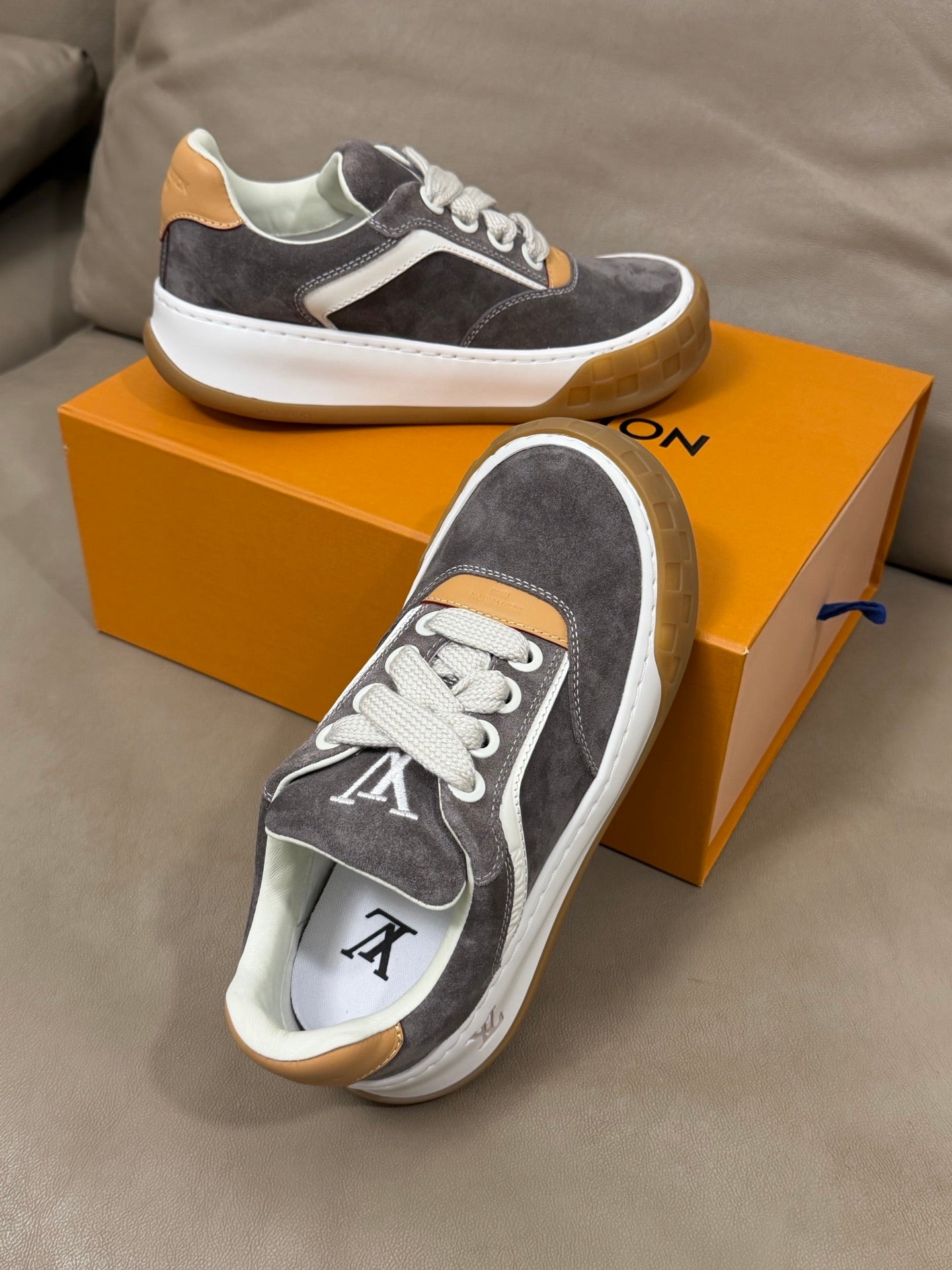 LV 25 Oversized Sneakers Gray Suede 576956