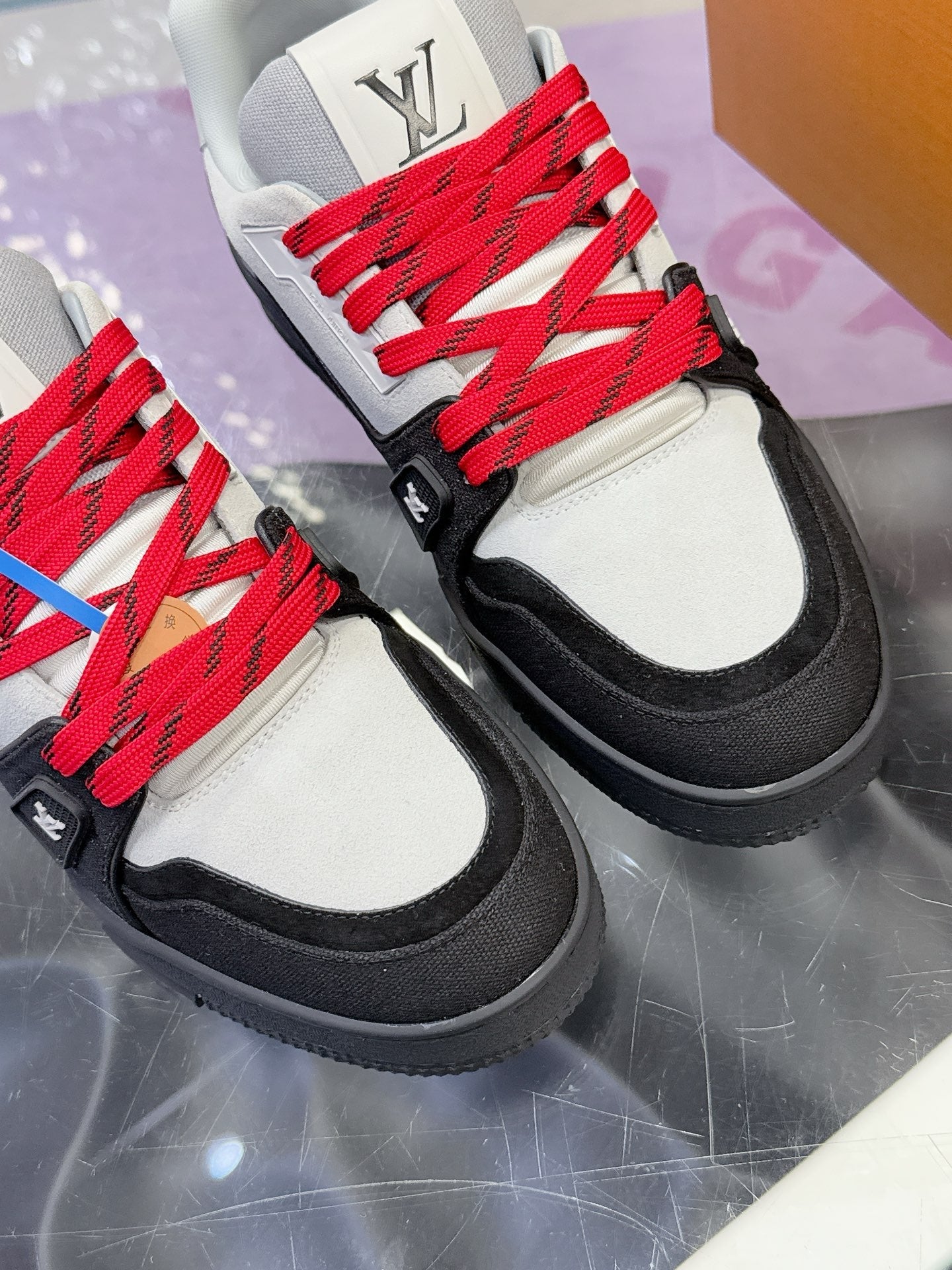 LV x Tyler 26ss Sneaker White Black Red Suede 672139