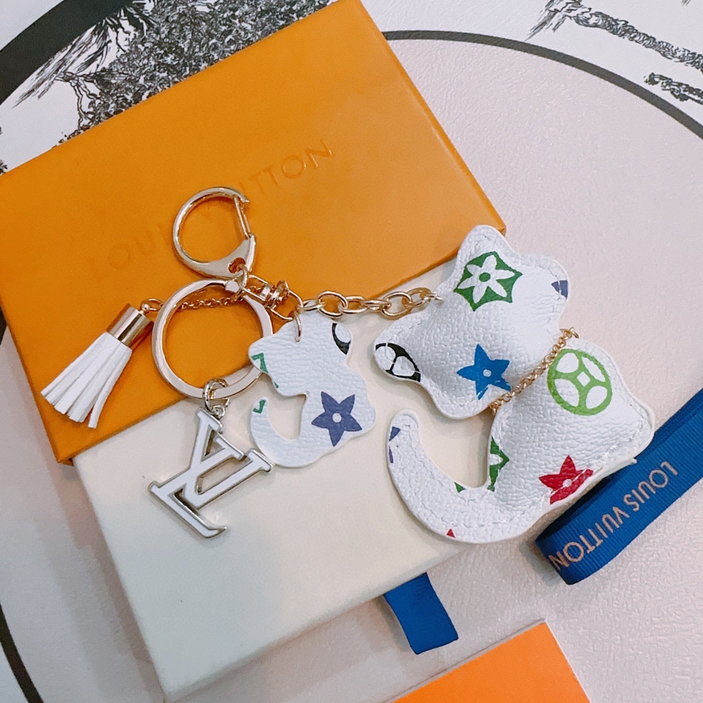 LV White Cat Charm