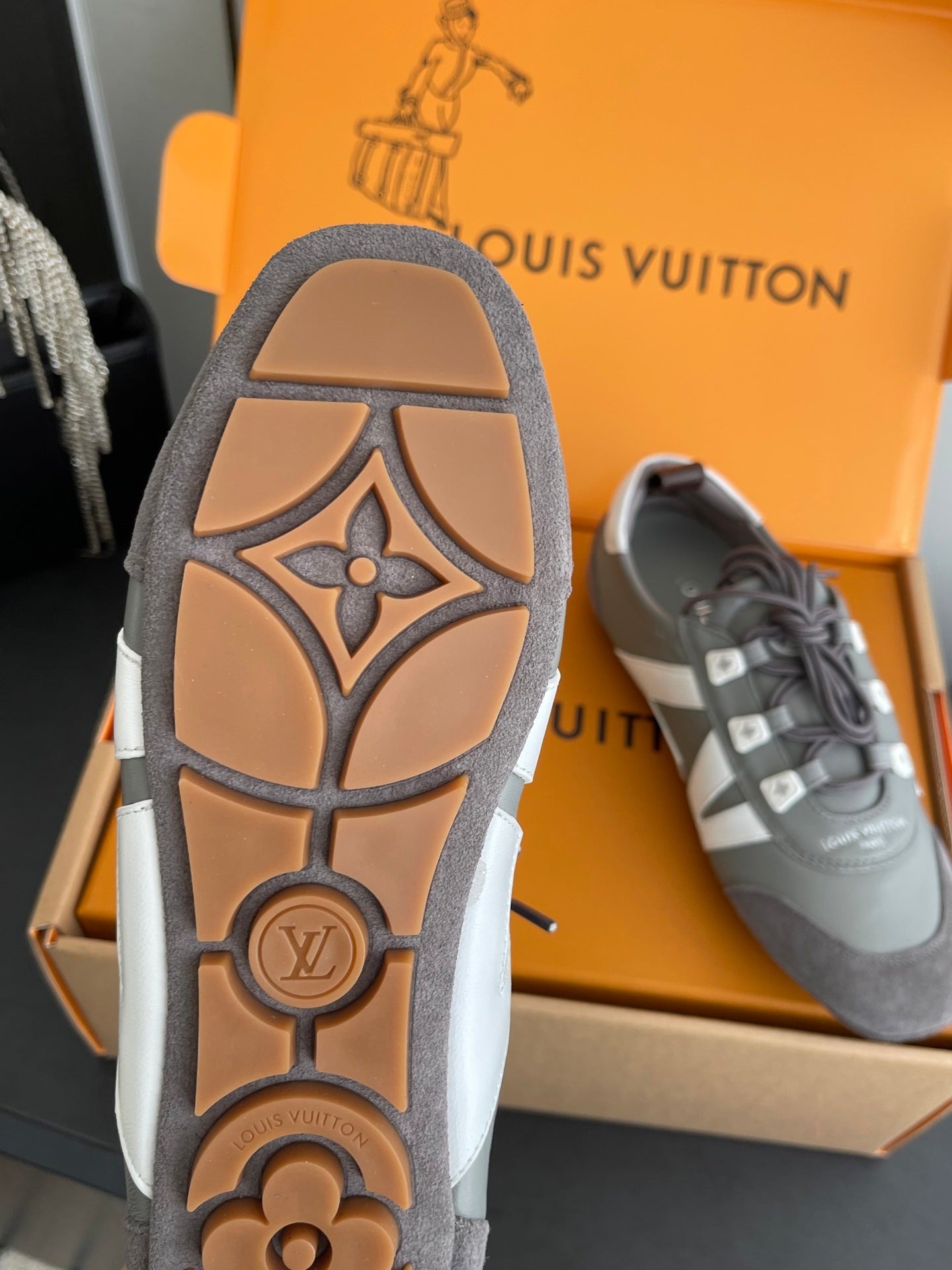 LV 26ss Ballet Sneakers Gray Cowhide Suede 631480