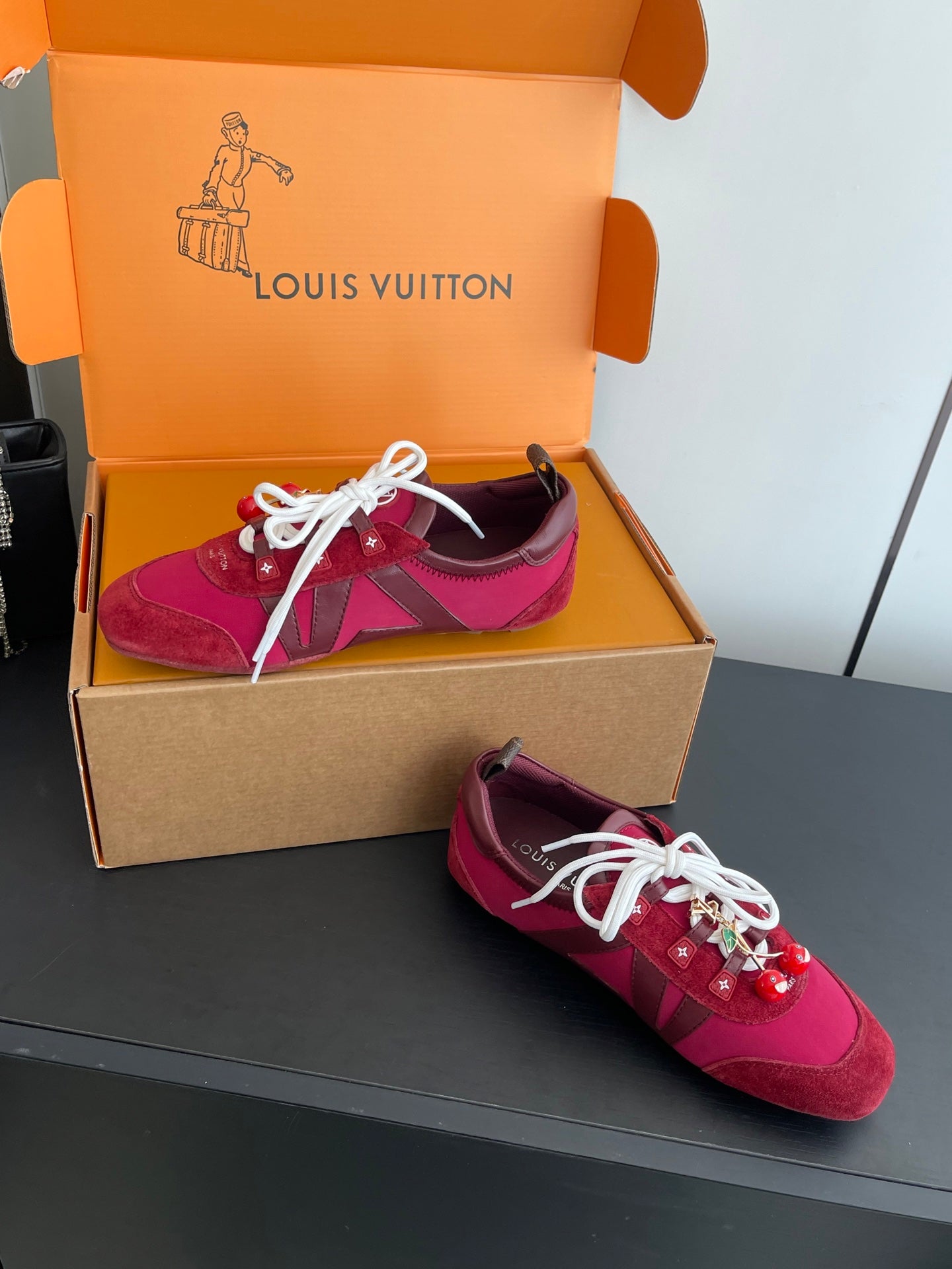 LV 26ss Ballet Sneakers Berry Red Suede 631490