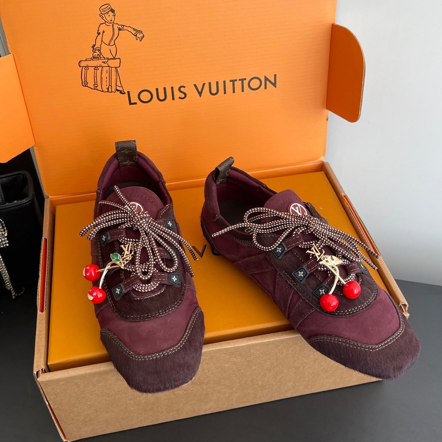 LV 26ss Ballet Sneakers Burgundy Suede 631491