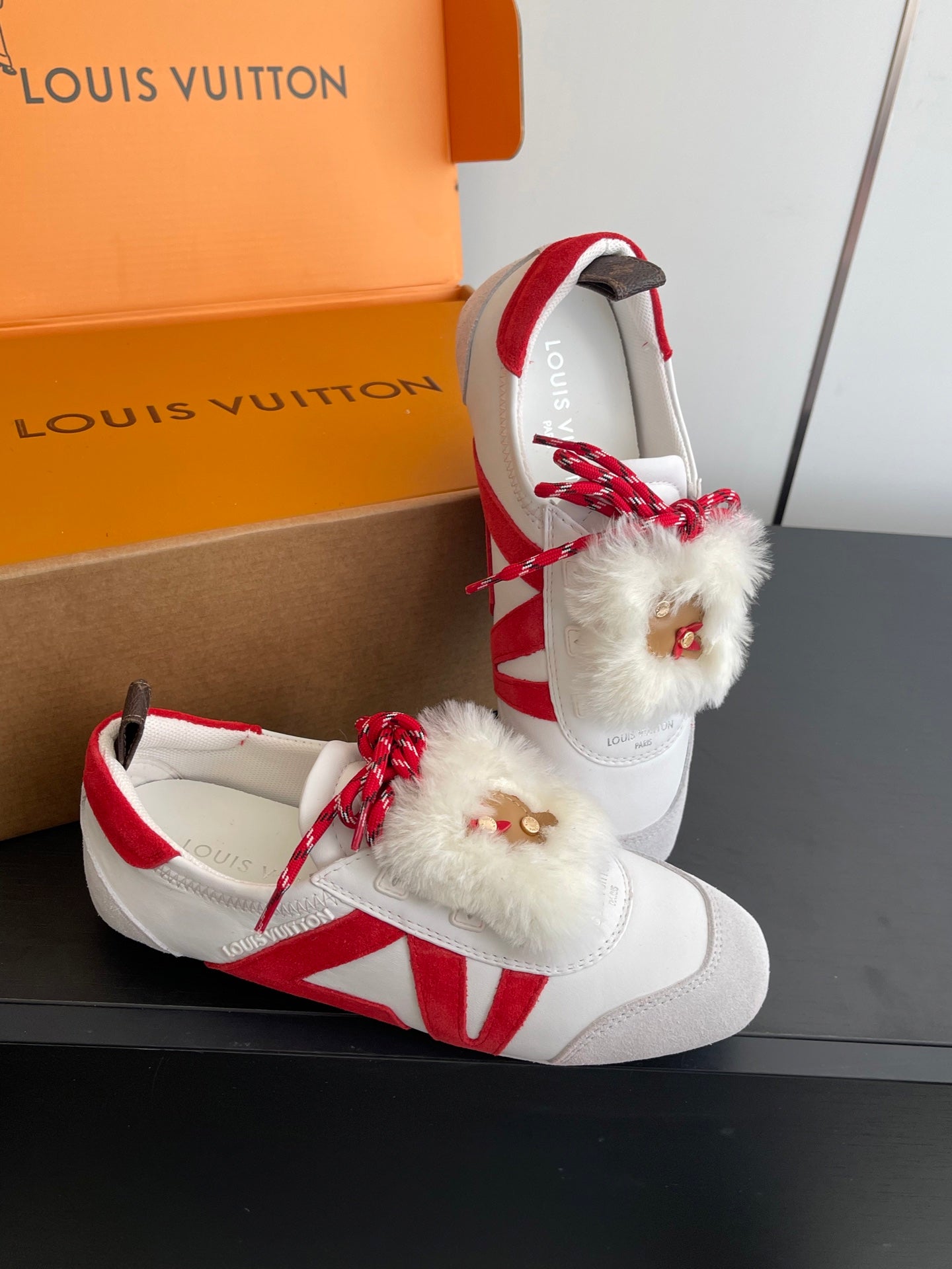 LV 26ss Ballet Sneakers White Red Cowhide Suede 631496