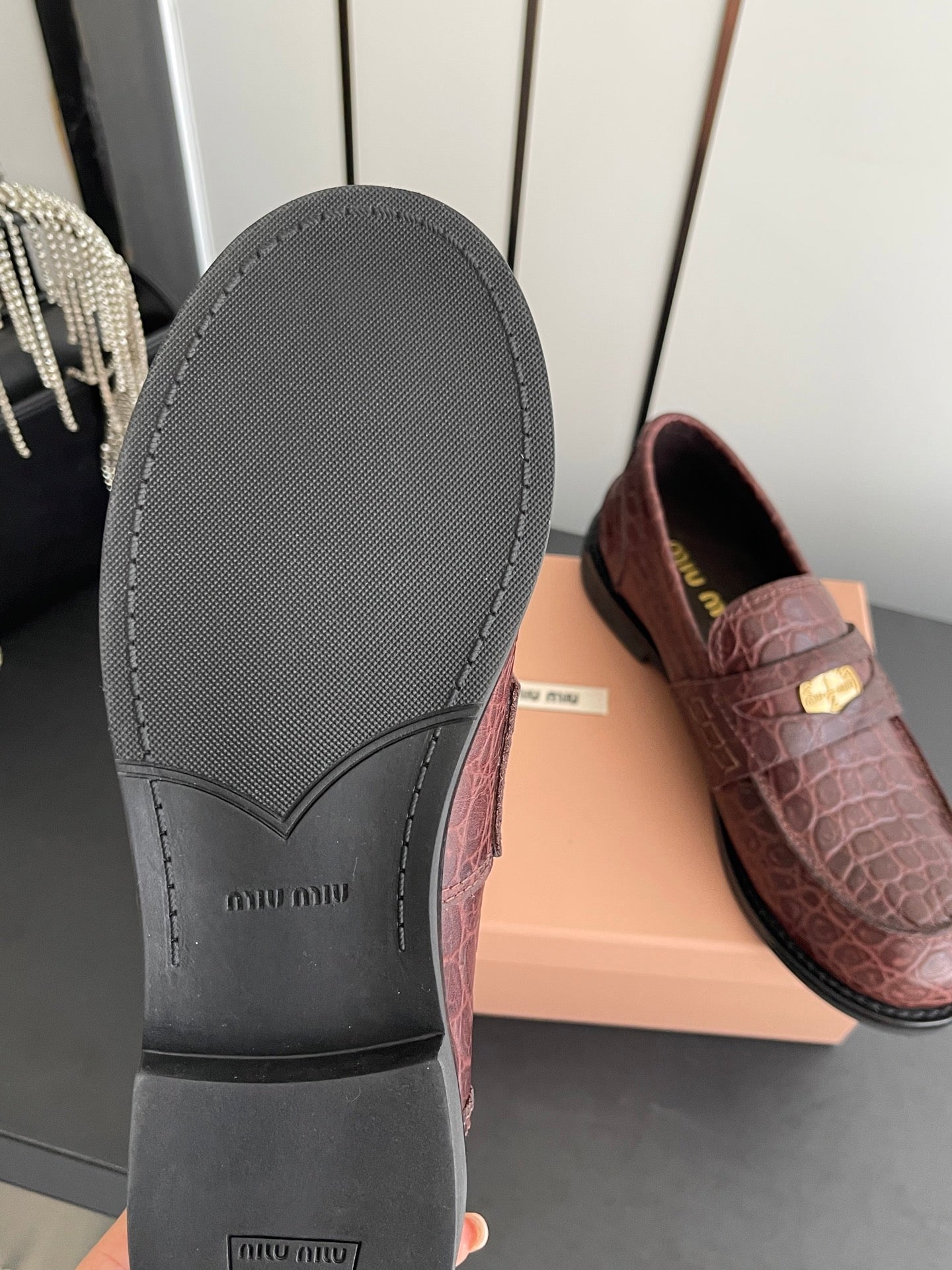 MIU 26 Casual Loafers Red Brown Crocodile Embossed Calfskin 631626