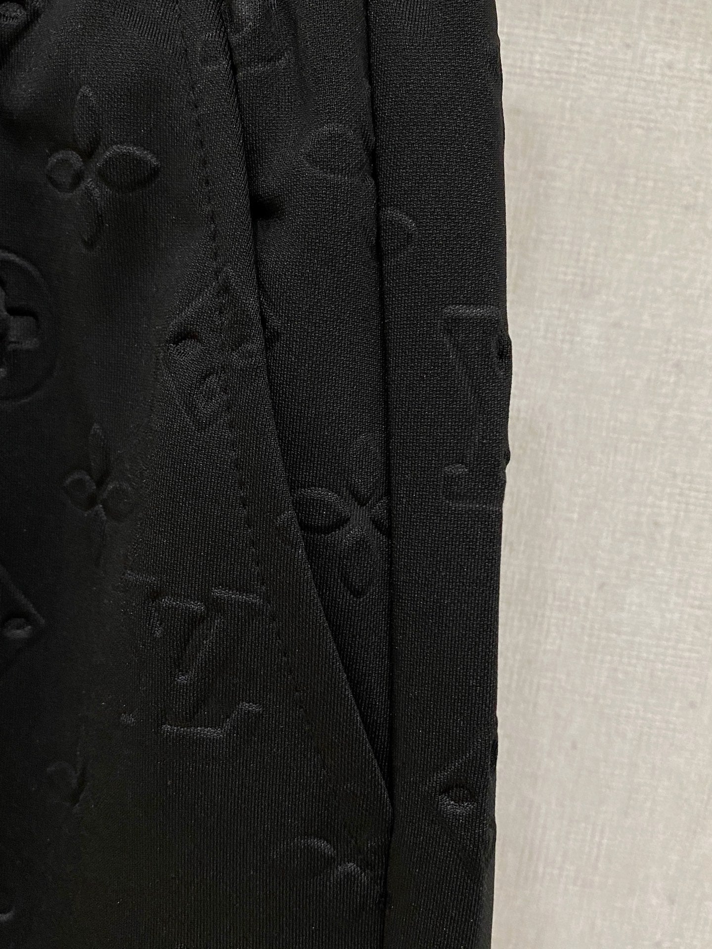 LV 26A Men's Casual Shorts Pants Black Fabric 406036