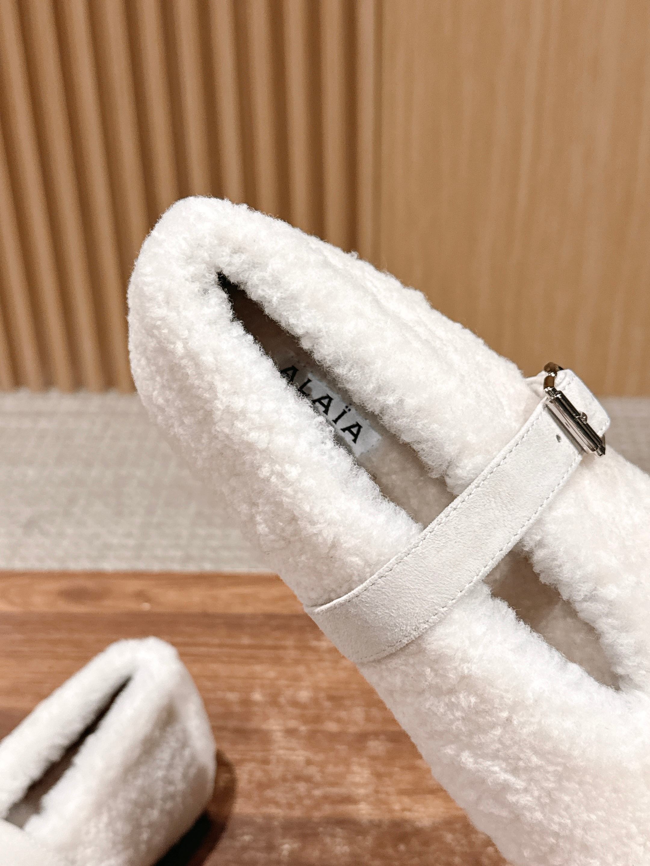 Alaia 2025 Ballet Flat Cream Wool 553828