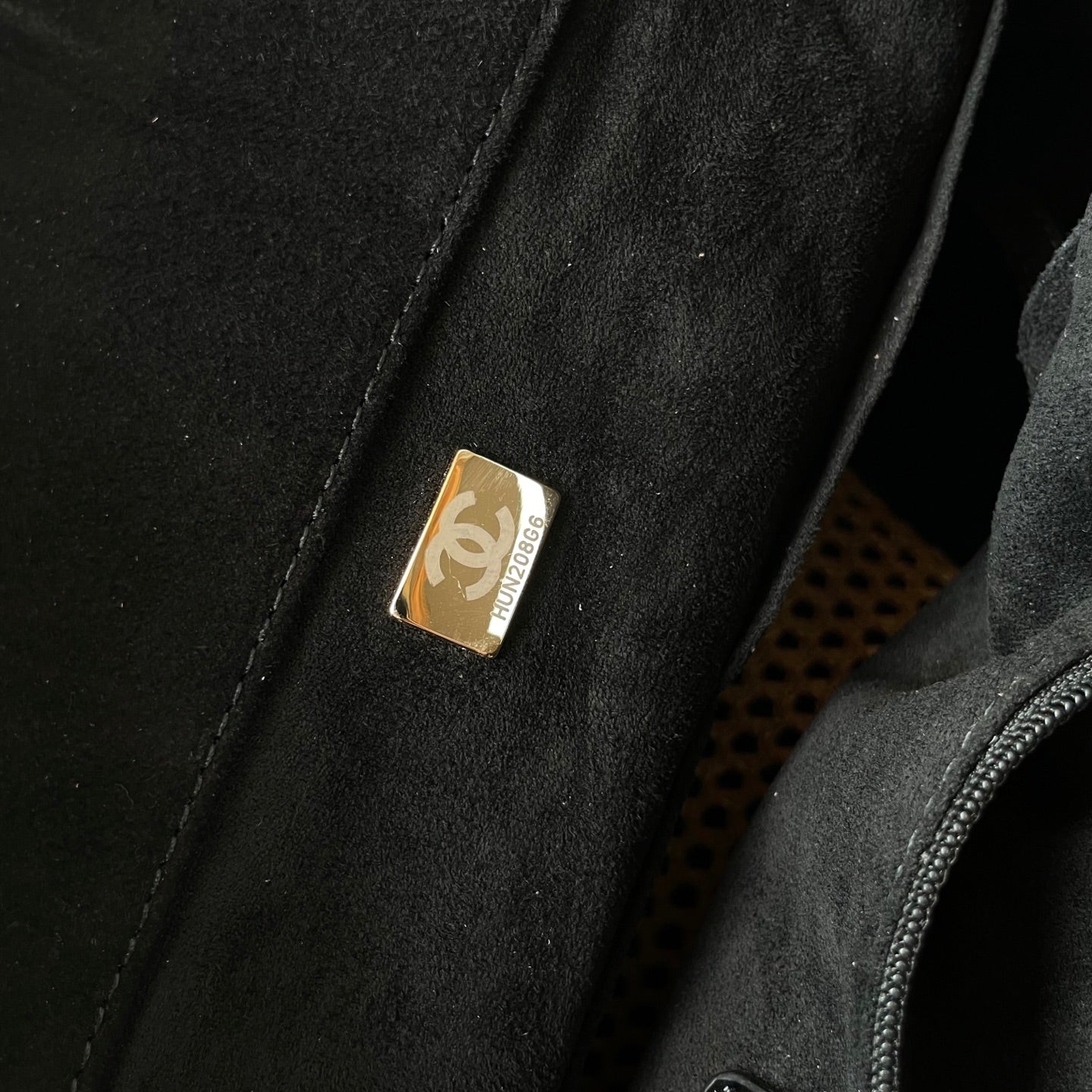 CC 25 Deauville Tote Bag 34cm Beige Black Crochet Suede