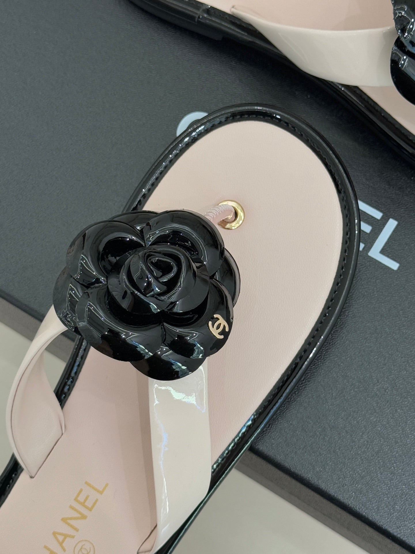 CC 26 Camellia Thong Sandal Pink mix Black Sheepskin 609998