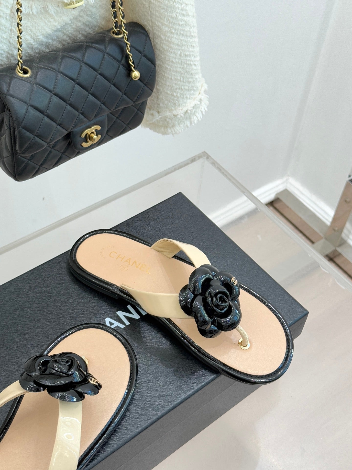 CC 26 Camellia Thong Sandal Beige mix Black Sheepskin 609999