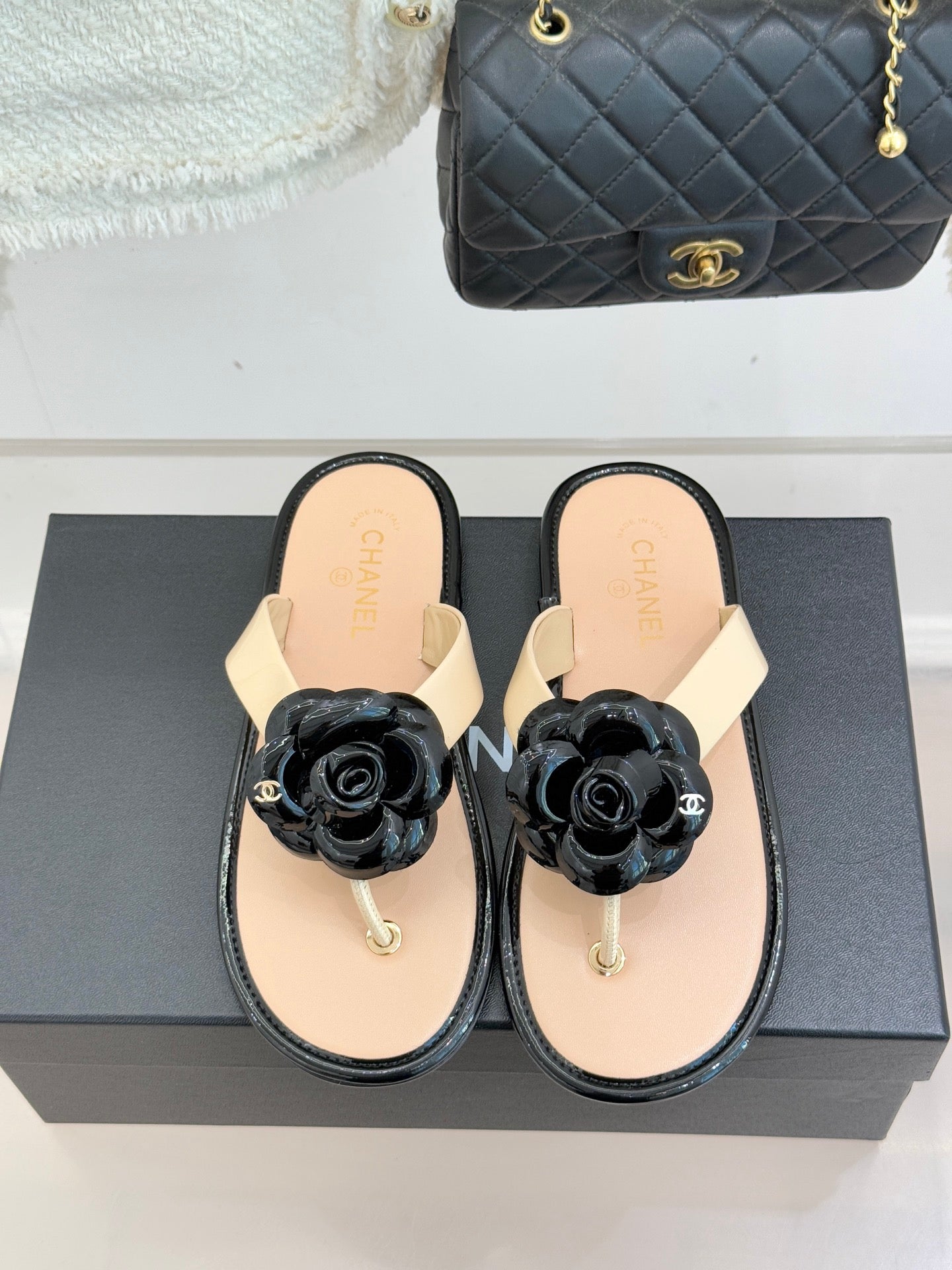 CC 26 Camellia Thong Sandal Beige mix Black Sheepskin 609999