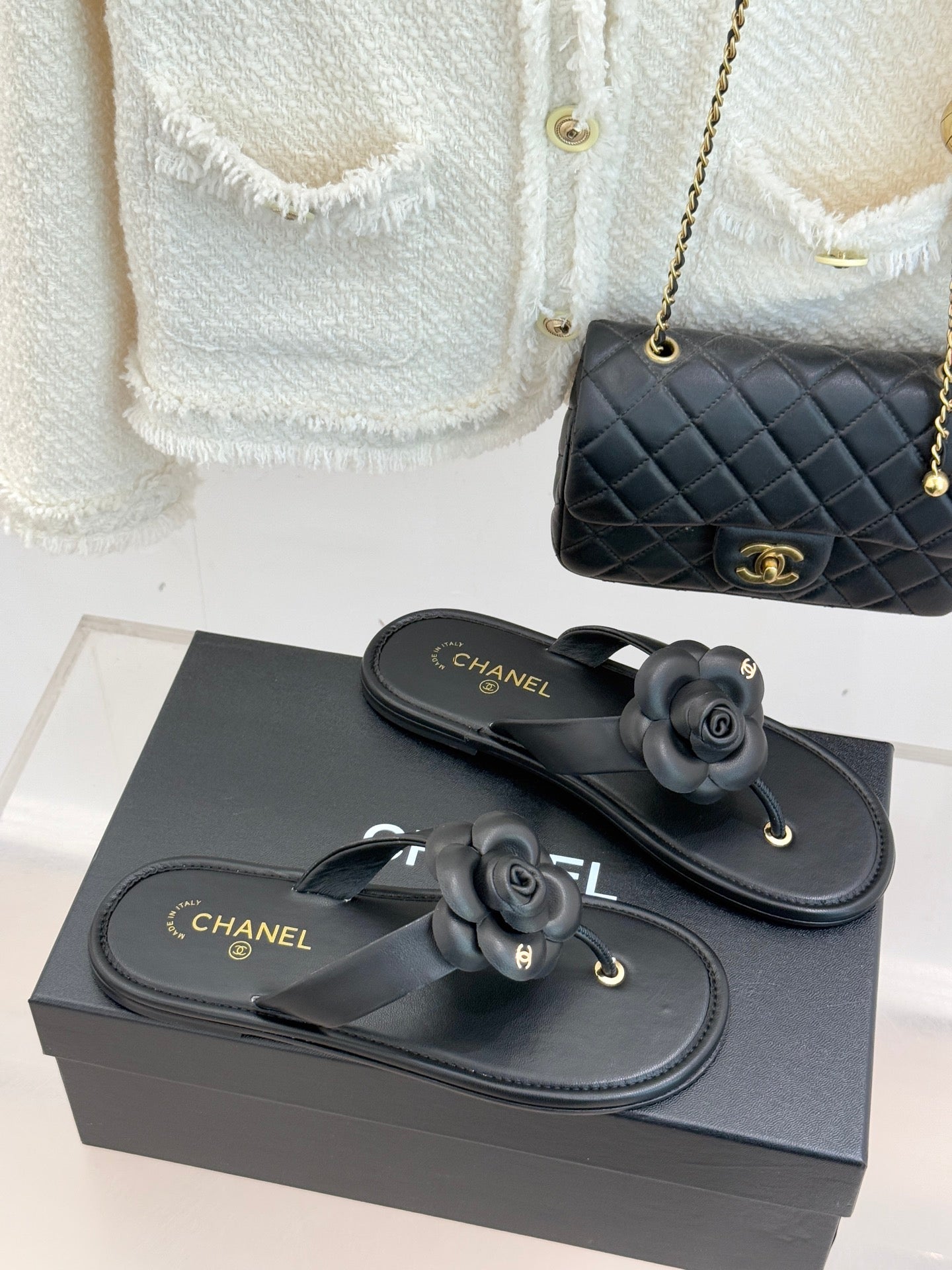 CC 26 Camellia Thong Sandal Black Sheepskin 610003