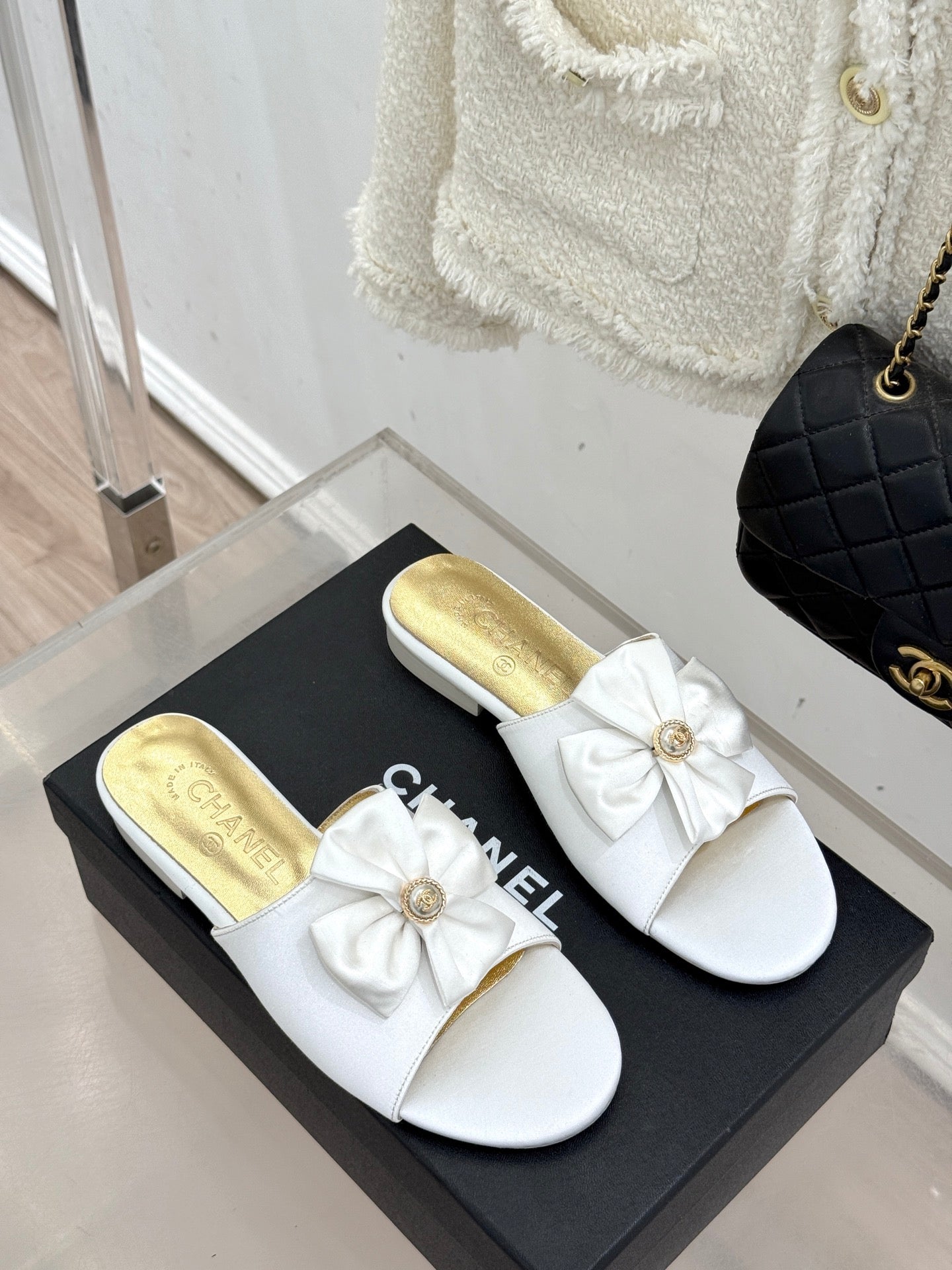 CC 26 Bow Flat Sandal White Gold Satin Sheepskin 609800