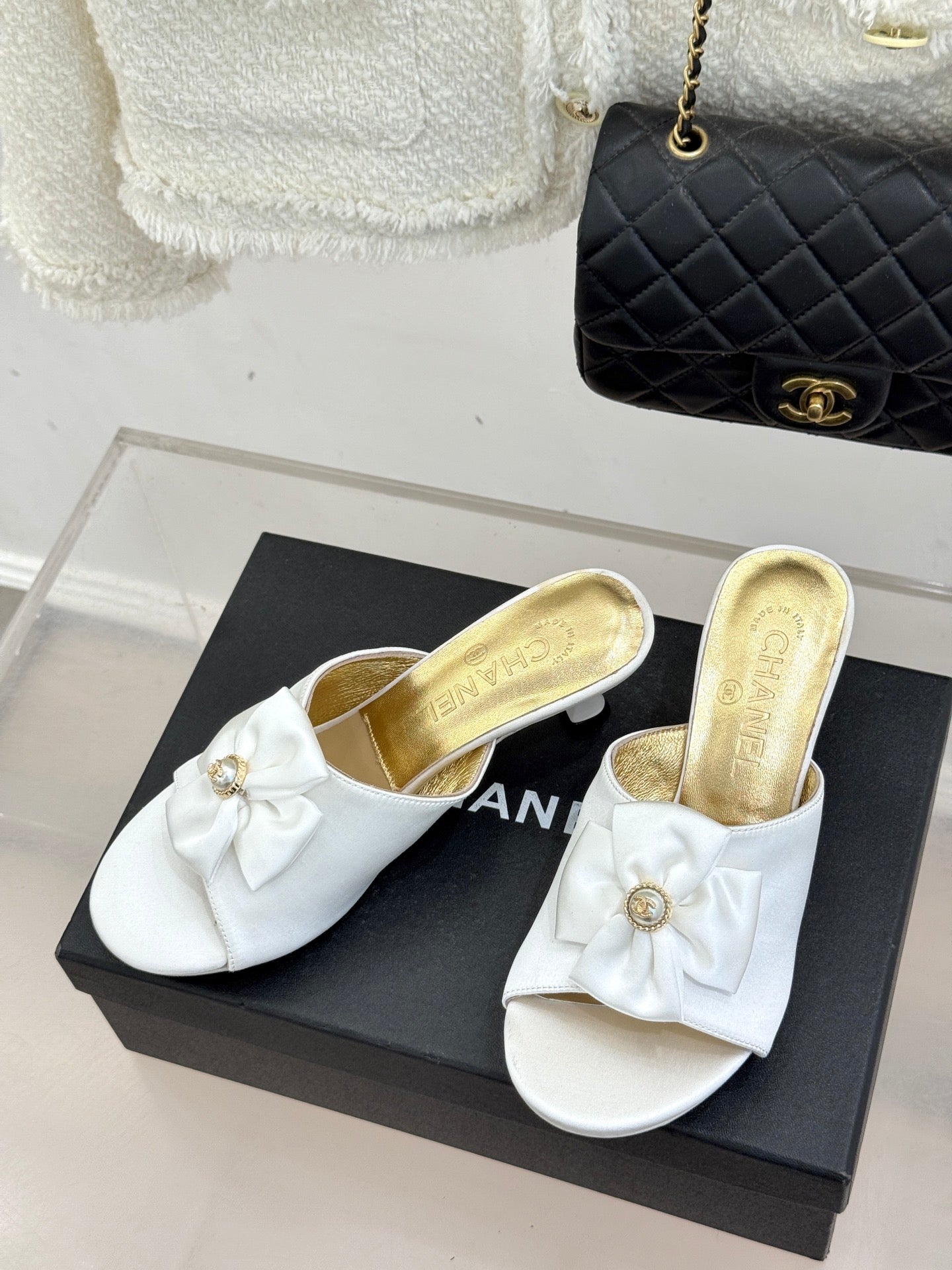 CC 26 Bow Sandal 55mm White Gold Satin Sheepskin 609805