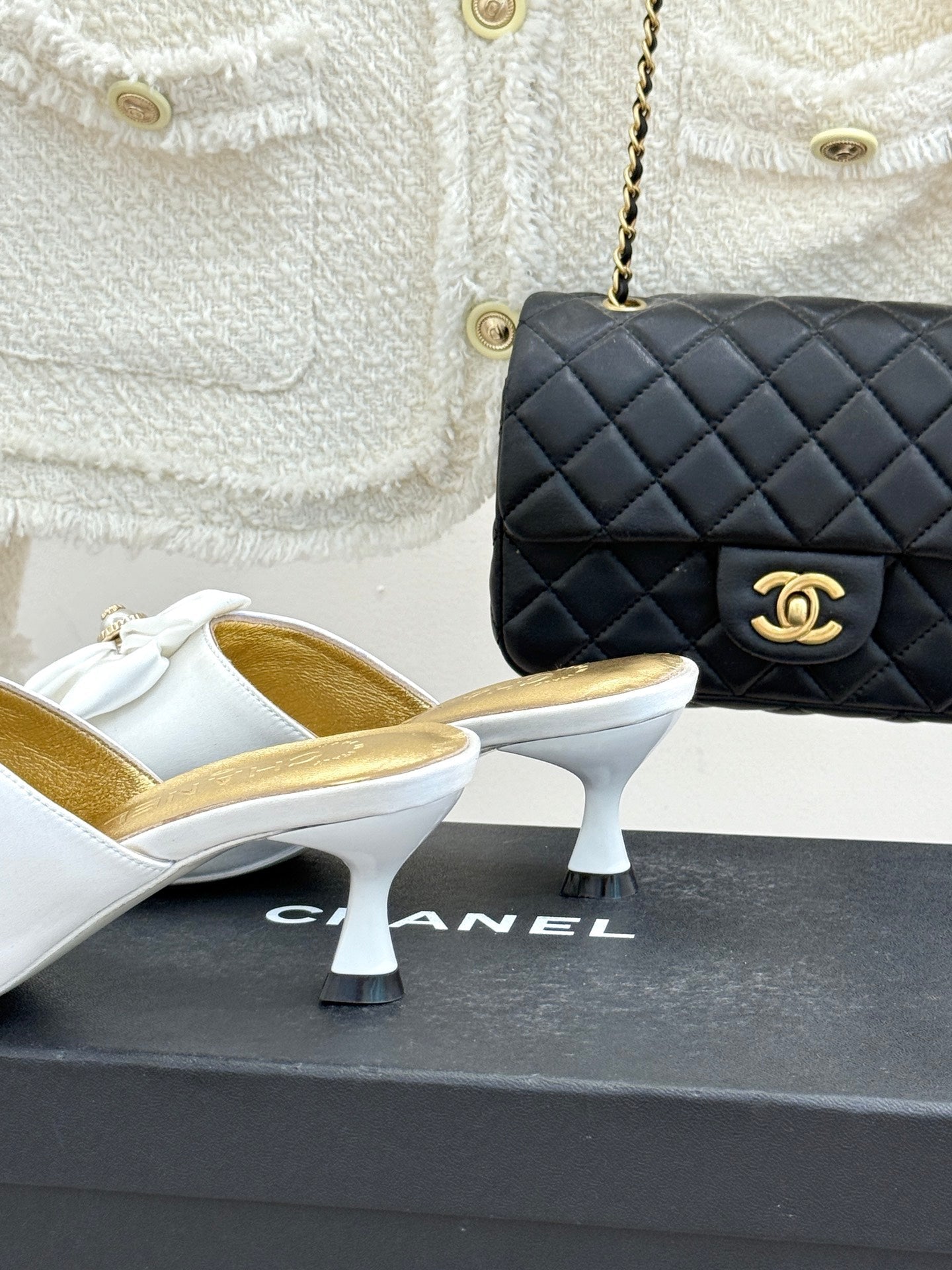 CC 26 Bow Sandal 55mm White Gold Satin Sheepskin 609805