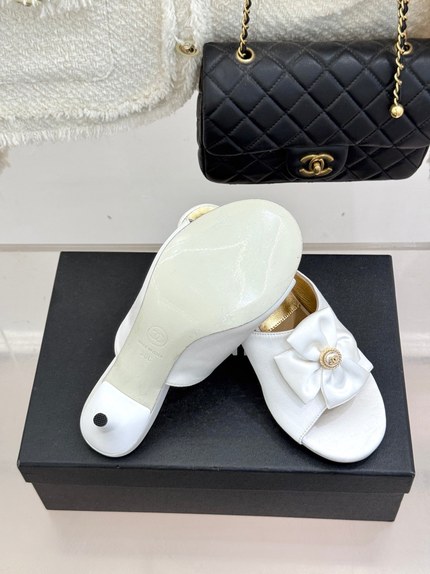 CC 26 Bow Sandal 85mm White Gold Satin Sheepskin 609809