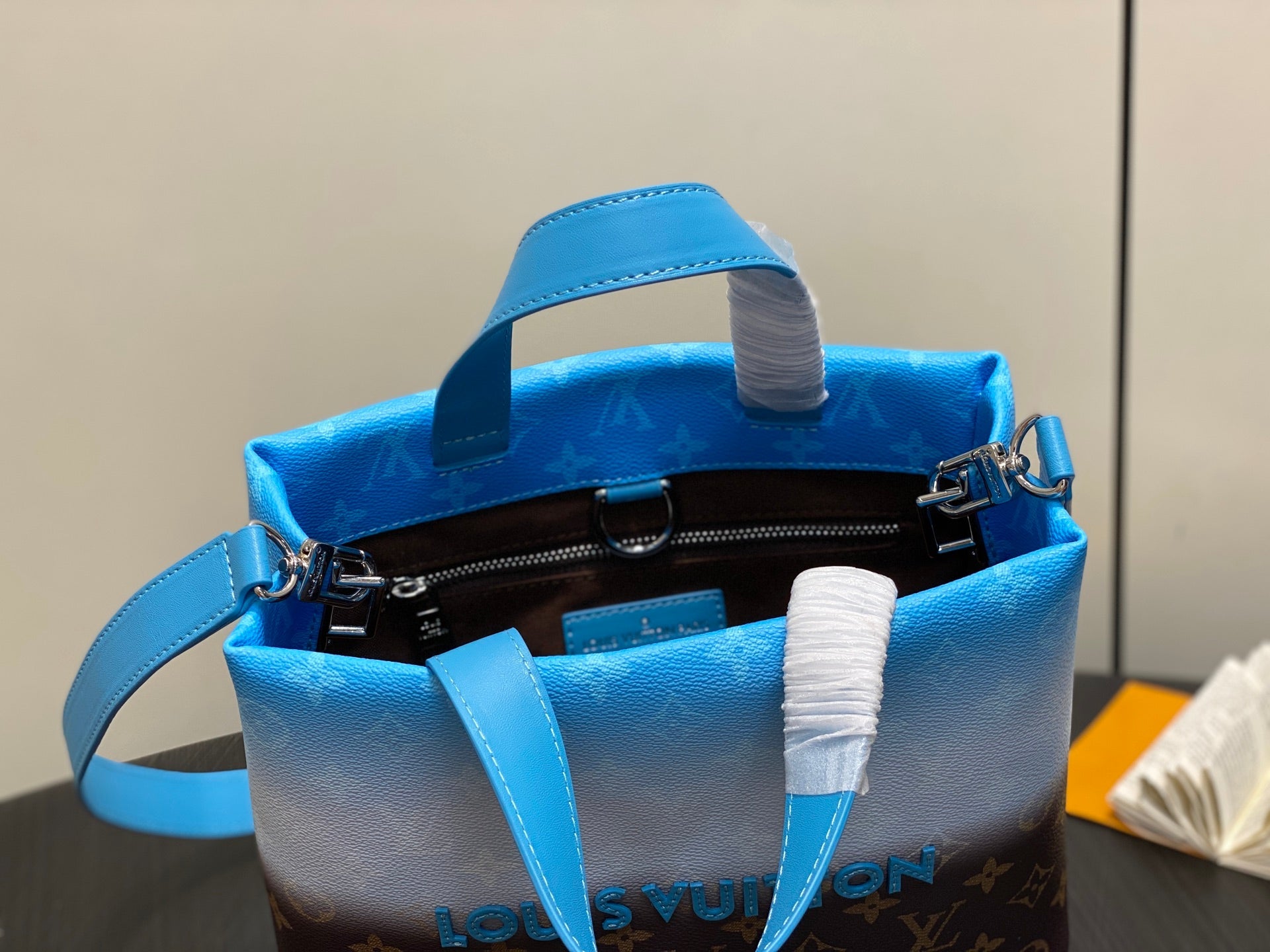 LV 2025 Blue Gradient Square Tote Shopping Bag Cowhide 343985