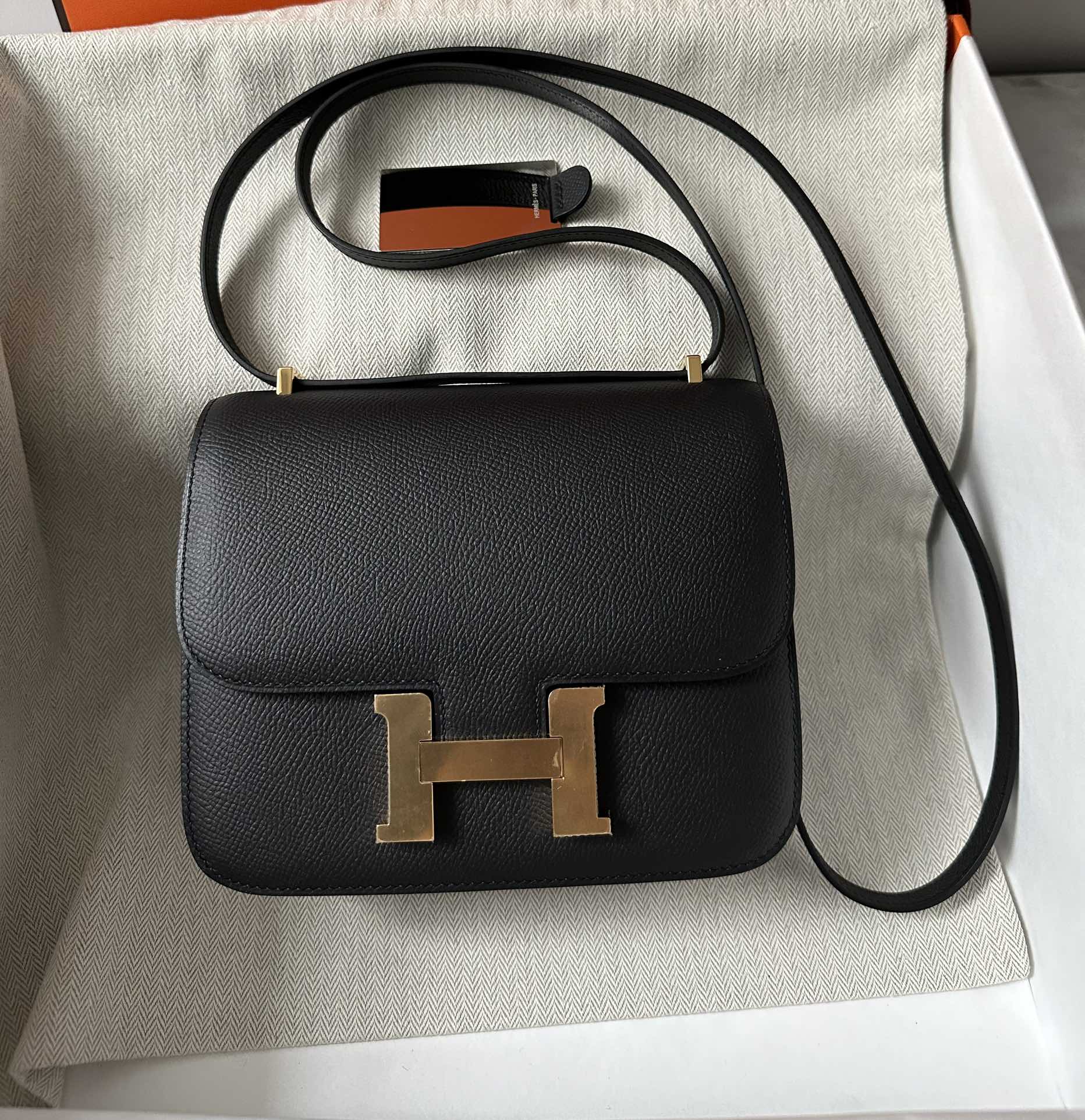 CONSTANCE 18 BLACK EPSOM GOLD HARDWARE