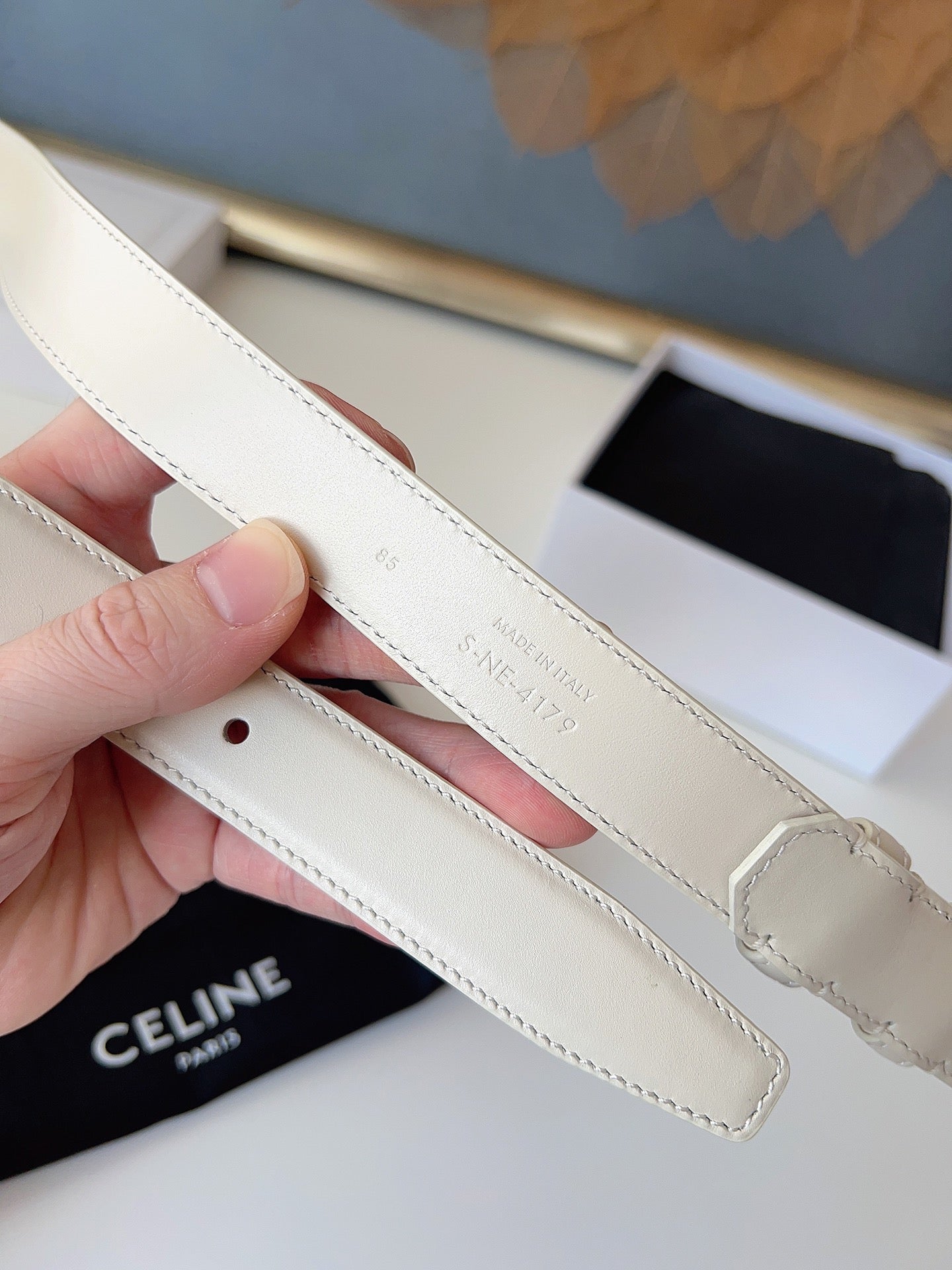 CL Gold 25mm Triomphe Belt White Cowhide 616410