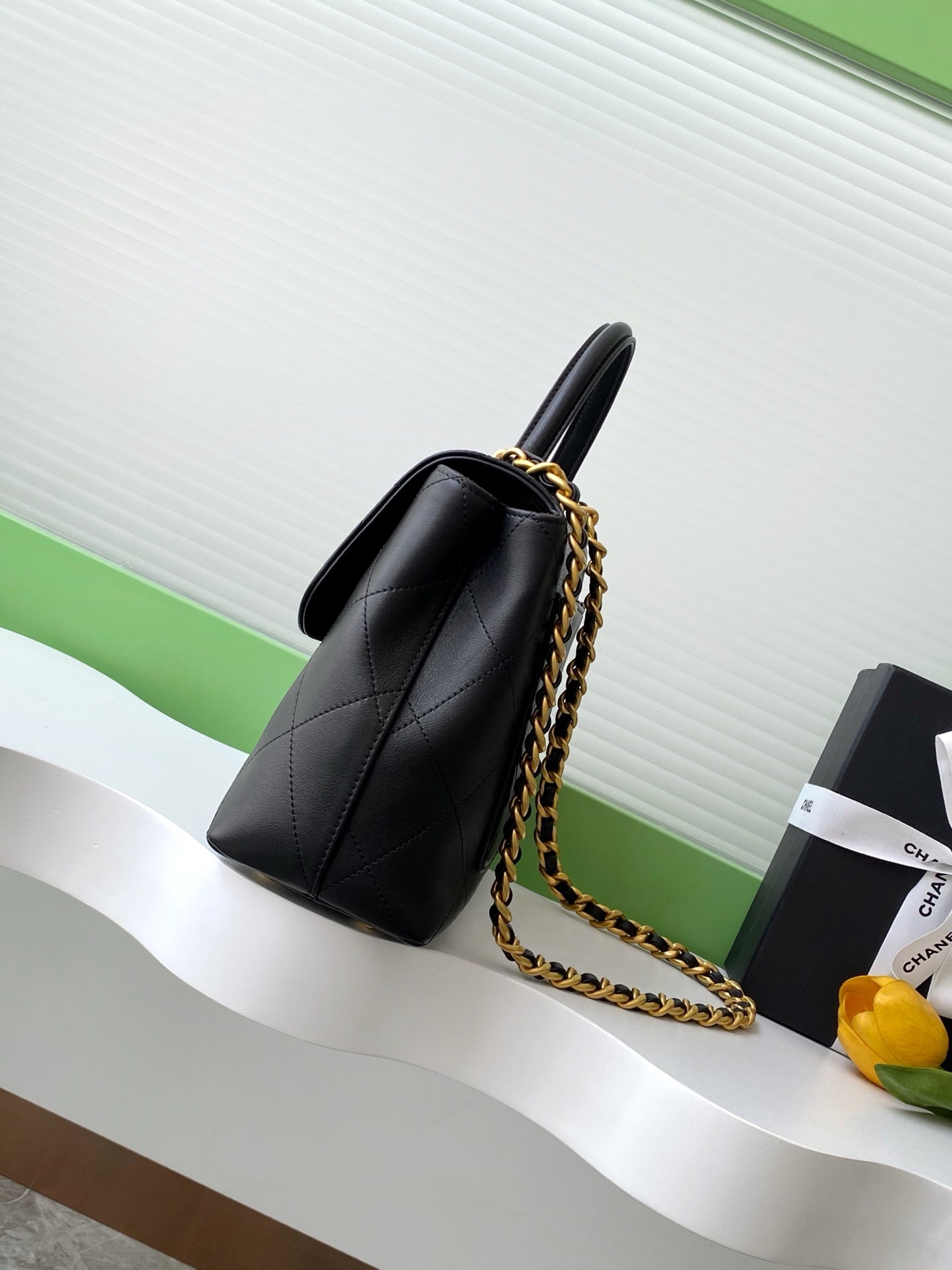 cc 25S Vintage Flap Bag 28cm Top Handle Black Calfskin