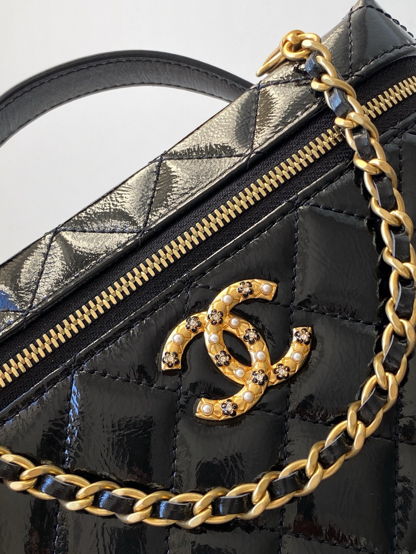 Chanel 2026 Vanity Case Bag 19.5cm Black Patent Leather