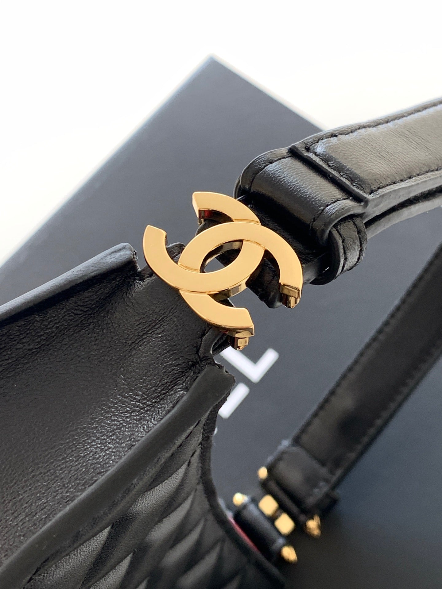 Chanel 25 Christmas Limited Hobo Shoulder Bag Black Lambskin 324810