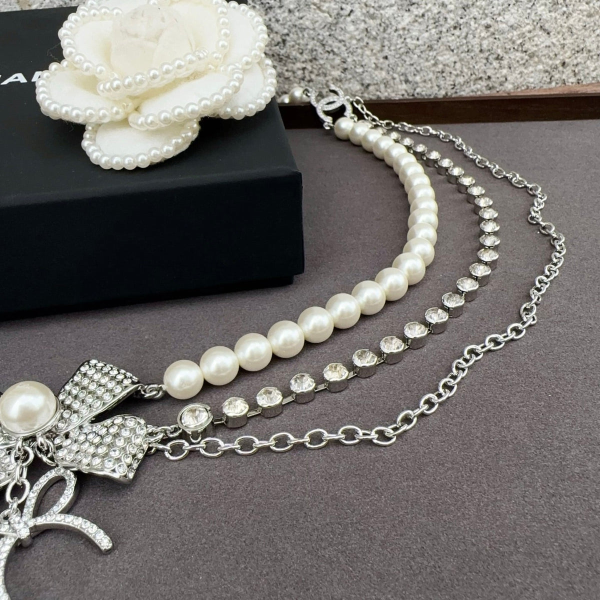 Chanel 2026 Pearl CC Bow Rhinestone Waist Chain Belt 202586