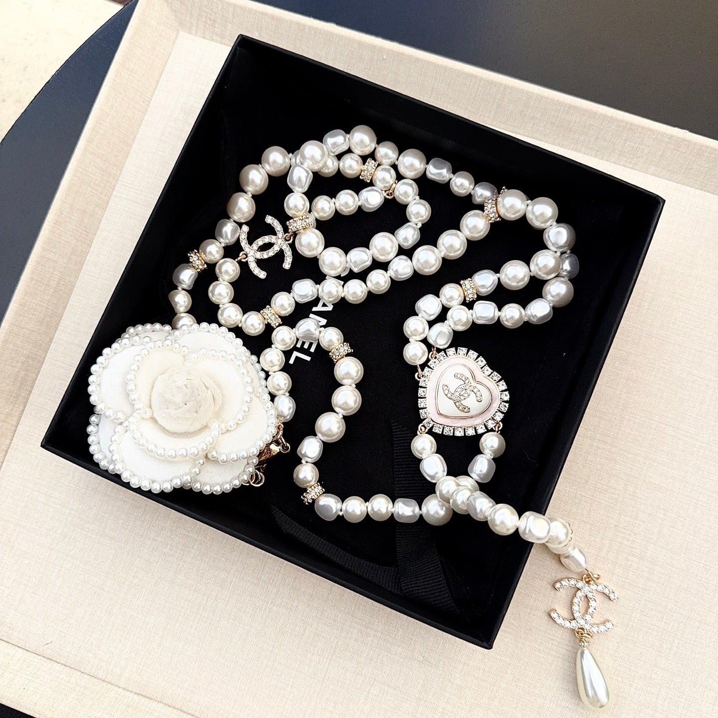 Chanel 2026 Pearl Crystal Resin CC Heart Belt