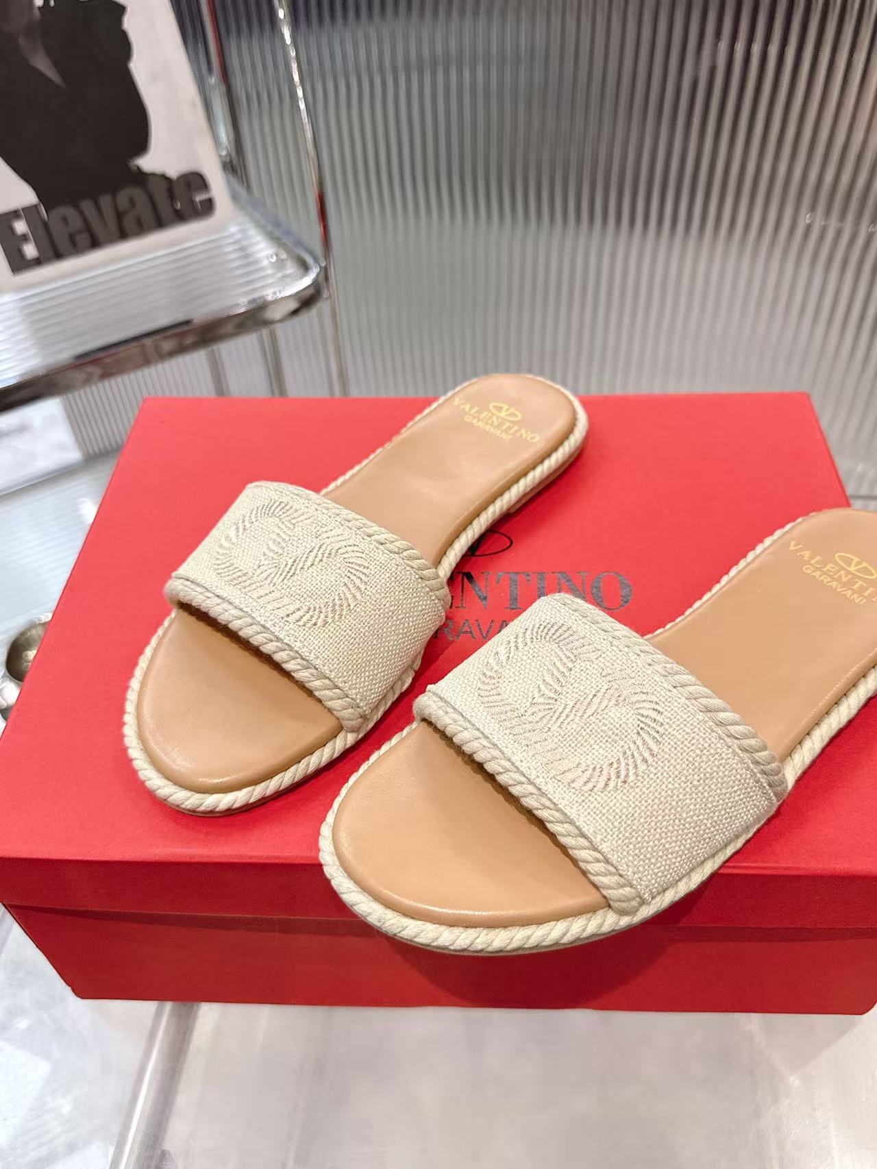 Valentino 2026 Slipper Fabric Leather 910931