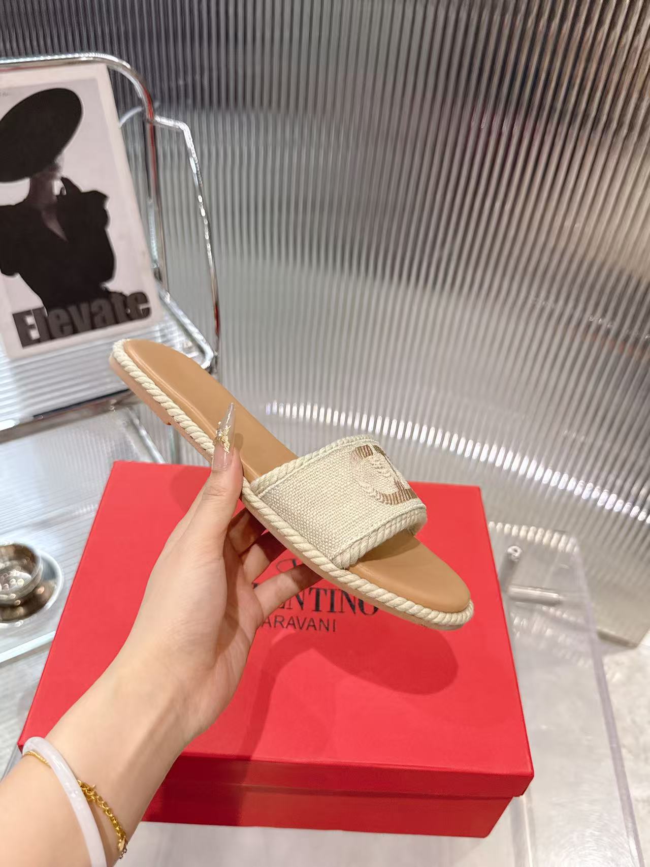 Valentino 2026 Slipper Fabric Leather 910931