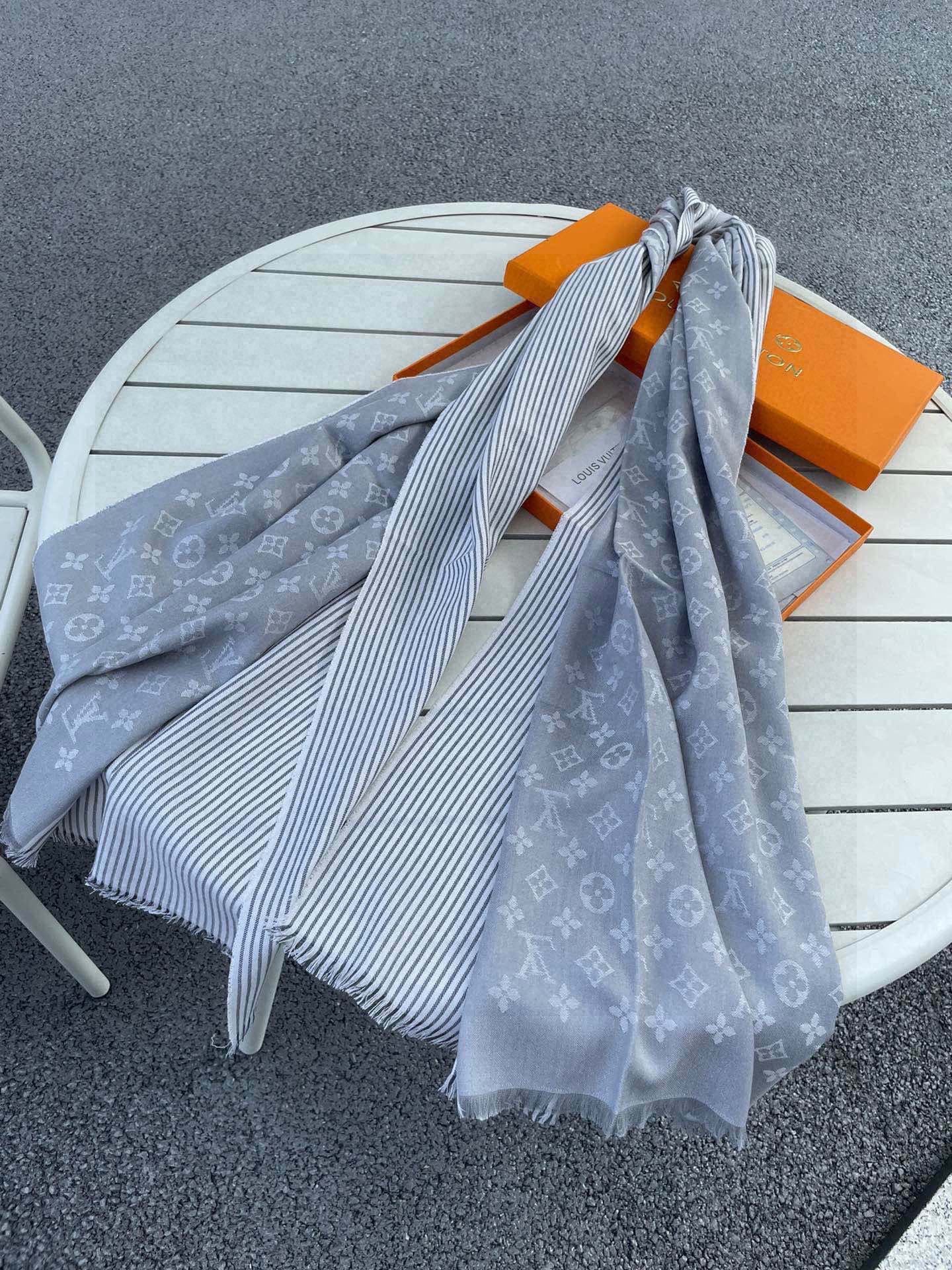 LV Scarf 200cm Gray Cashmere 968451