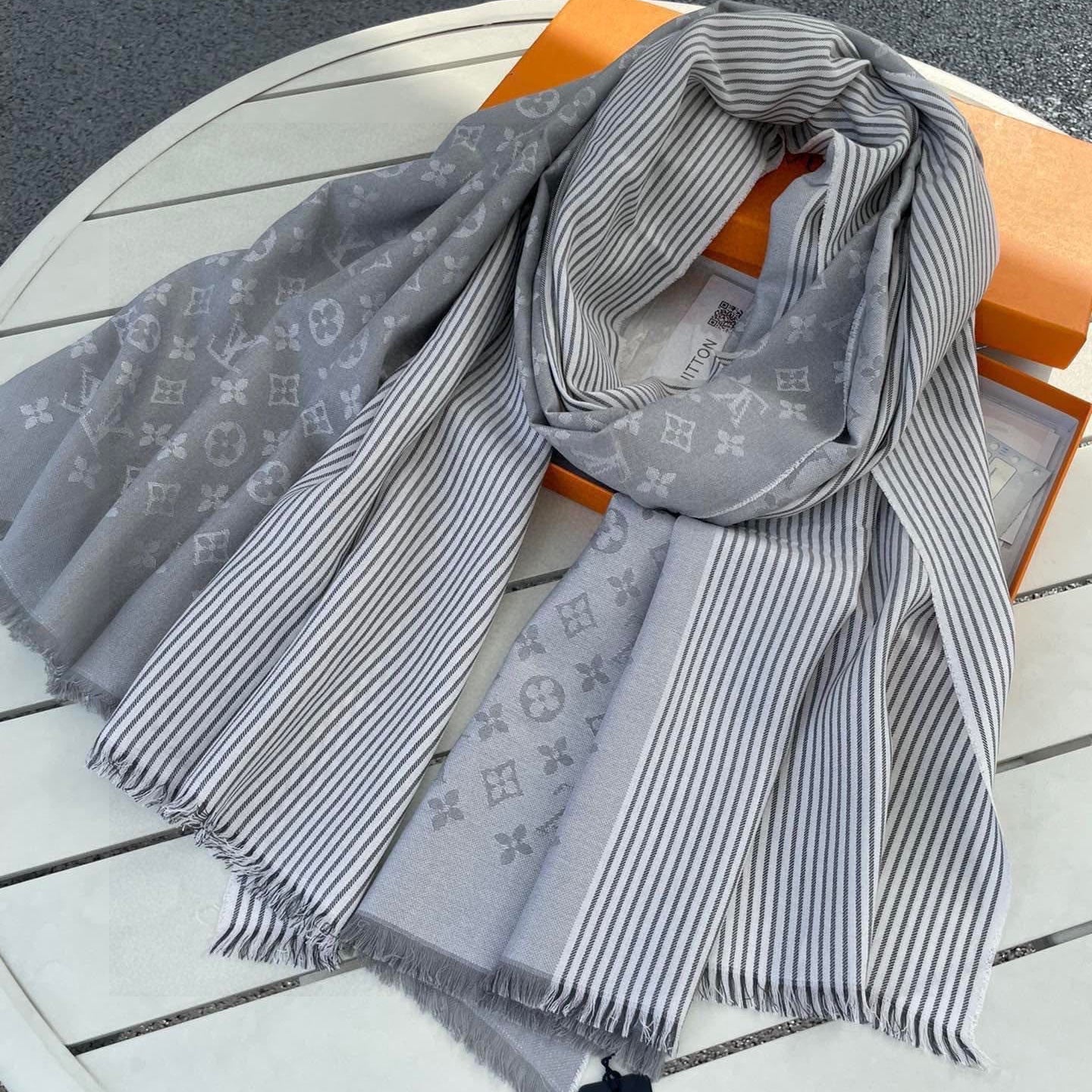 LV Scarf 200cm Gray Cashmere 968451