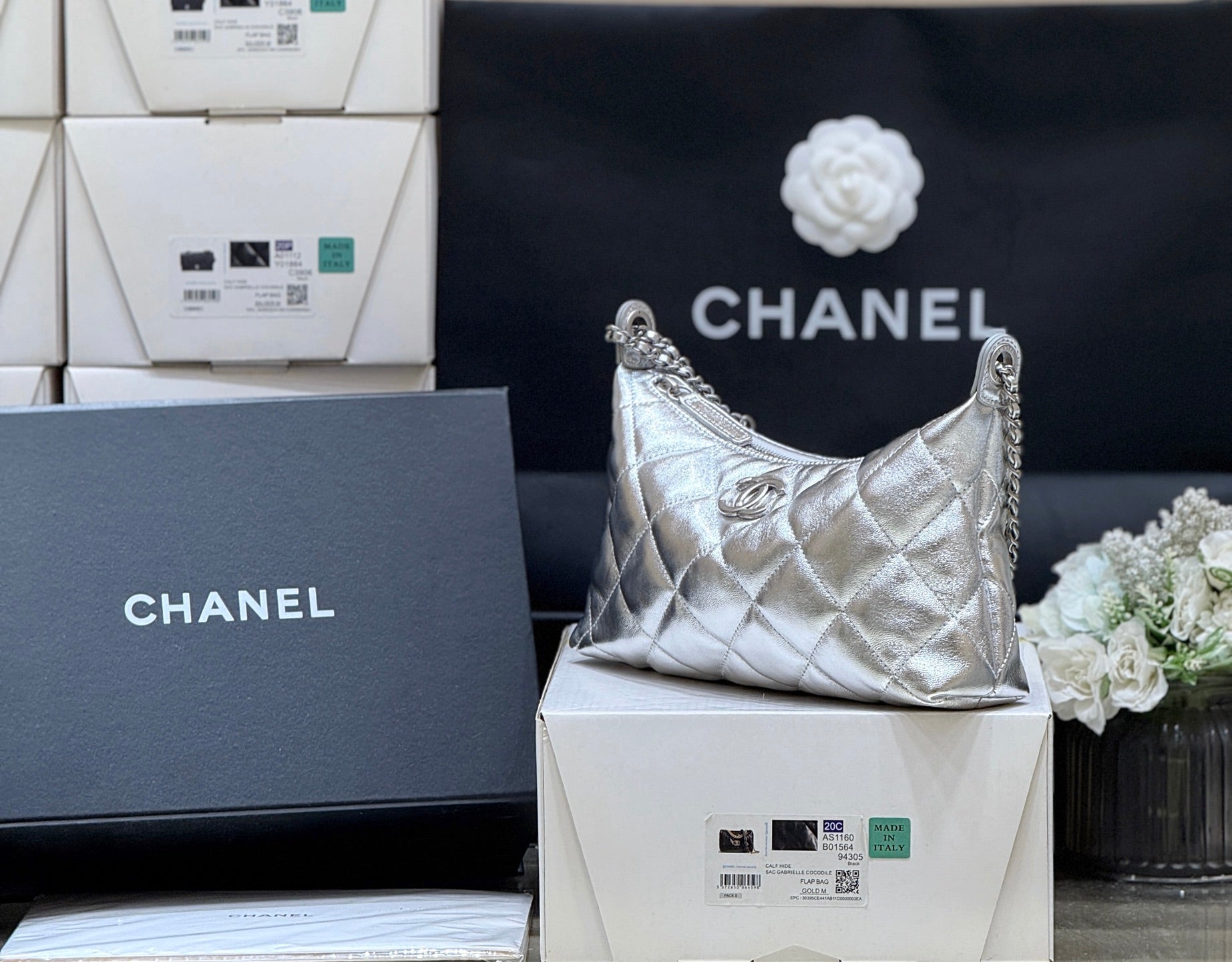 Chanel 2025  Hobo Dumpling Bag 26cm Genuine Calfskin Leather 339343