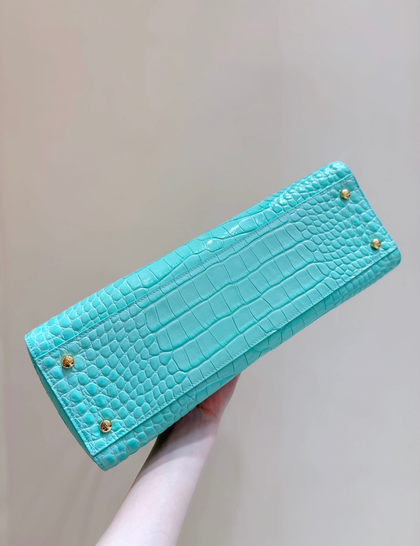 Chanel 25 Crocodile-embossed 40cm Bag Turquoise Cowhide 322961