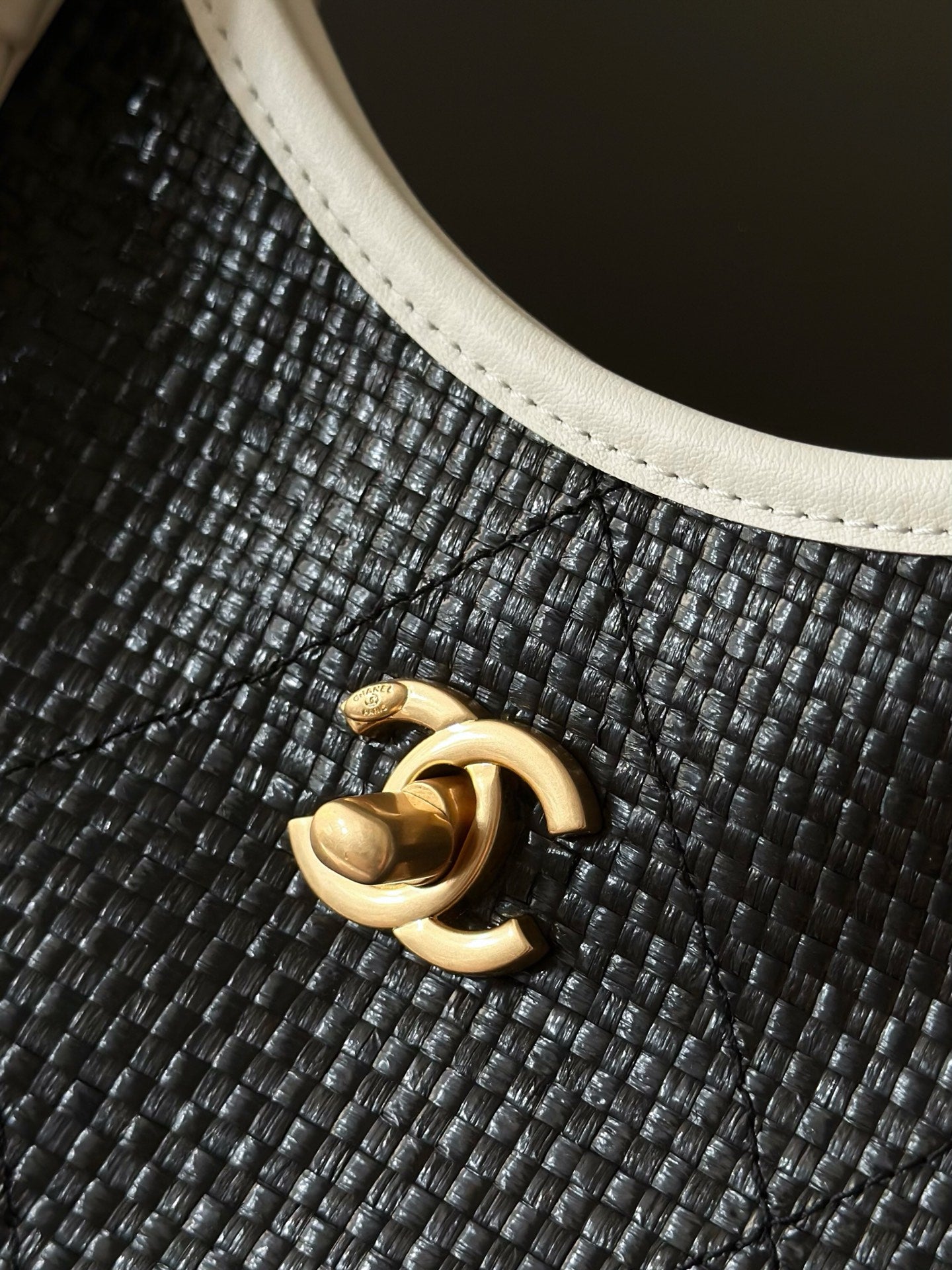 Chanel 2025 Maxi Hobo Bag 31cm Black mix White Straw Leather 320857