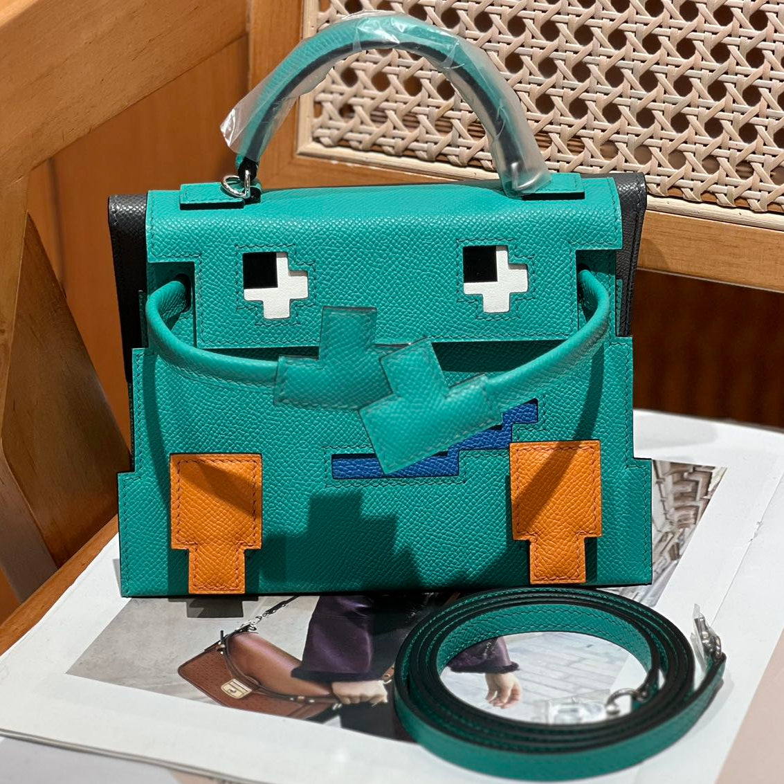 High-end Hermes 2026 Kelly Doll Picto Bag 18cm Cowhide