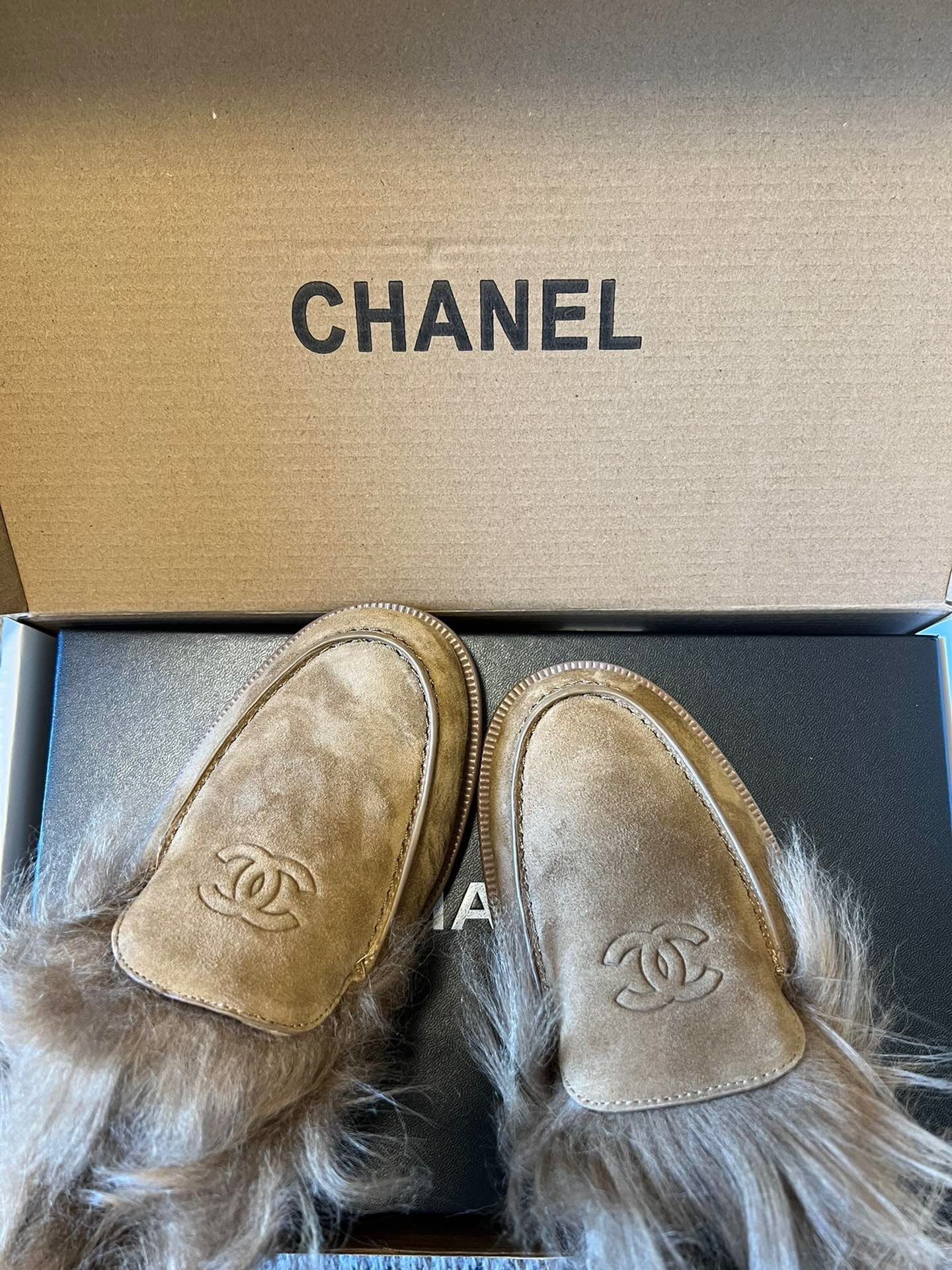 CC 26 Furry Loafer Brown Suede Kidskin and Shearling Lambskin 592925