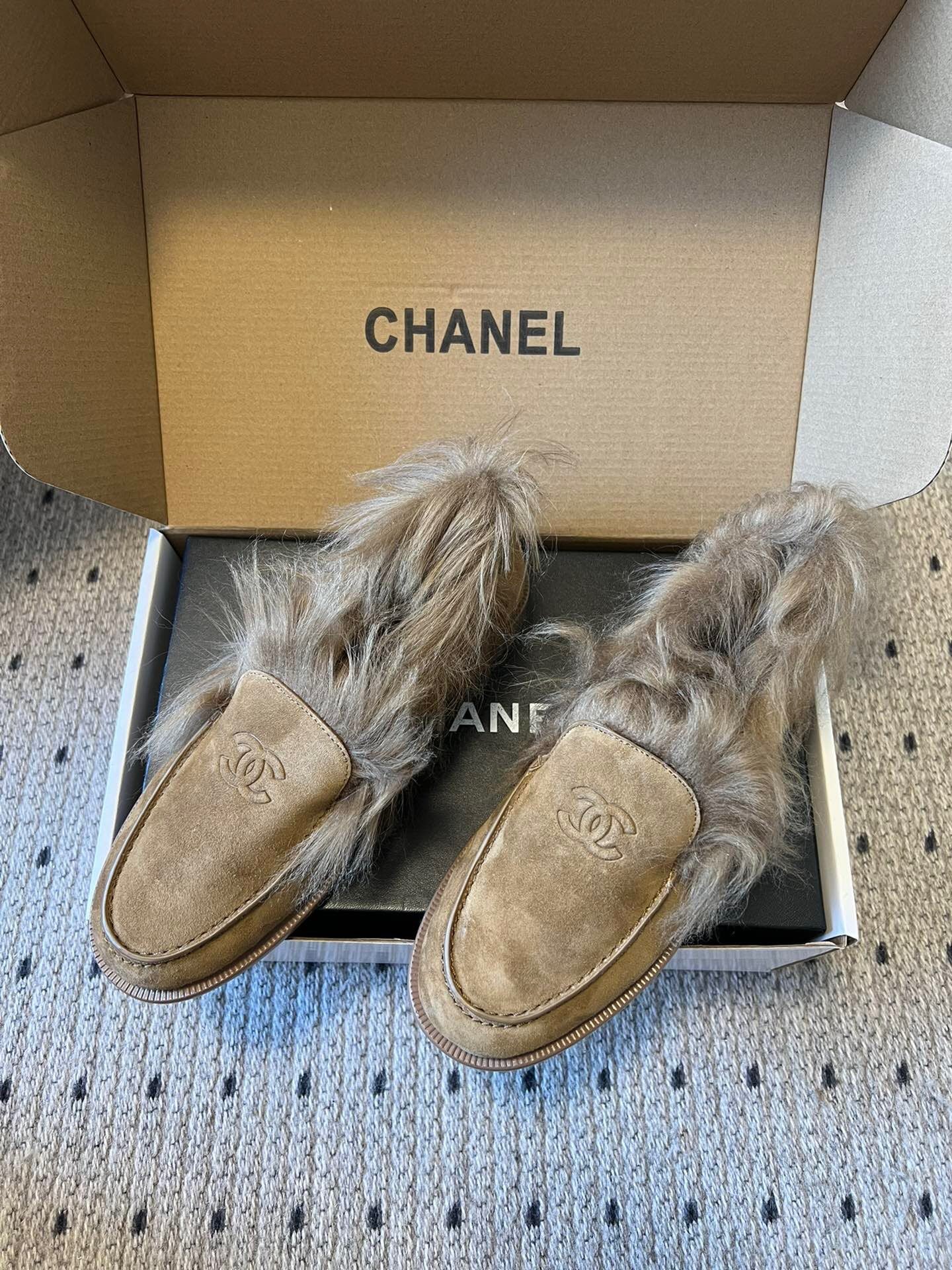 CC 26 Furry Loafer Brown Suede Kidskin and Shearling Lambskin 592925