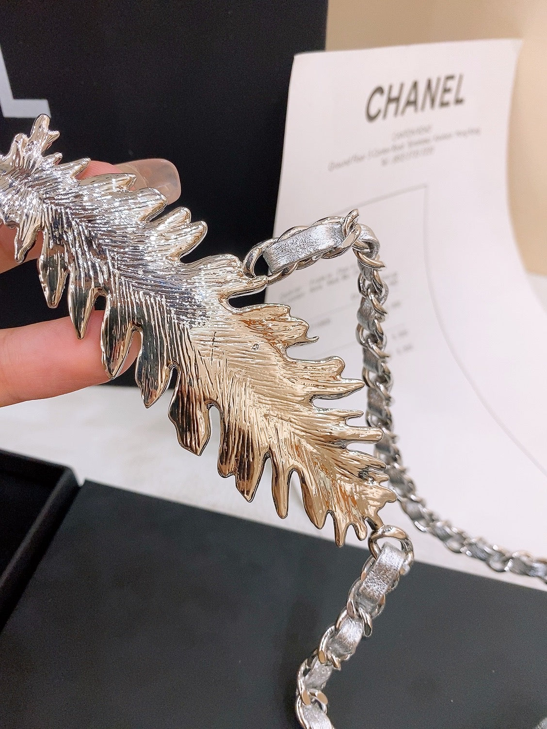 Chanel 2026 Crystal Leaf Chain Belt 214352