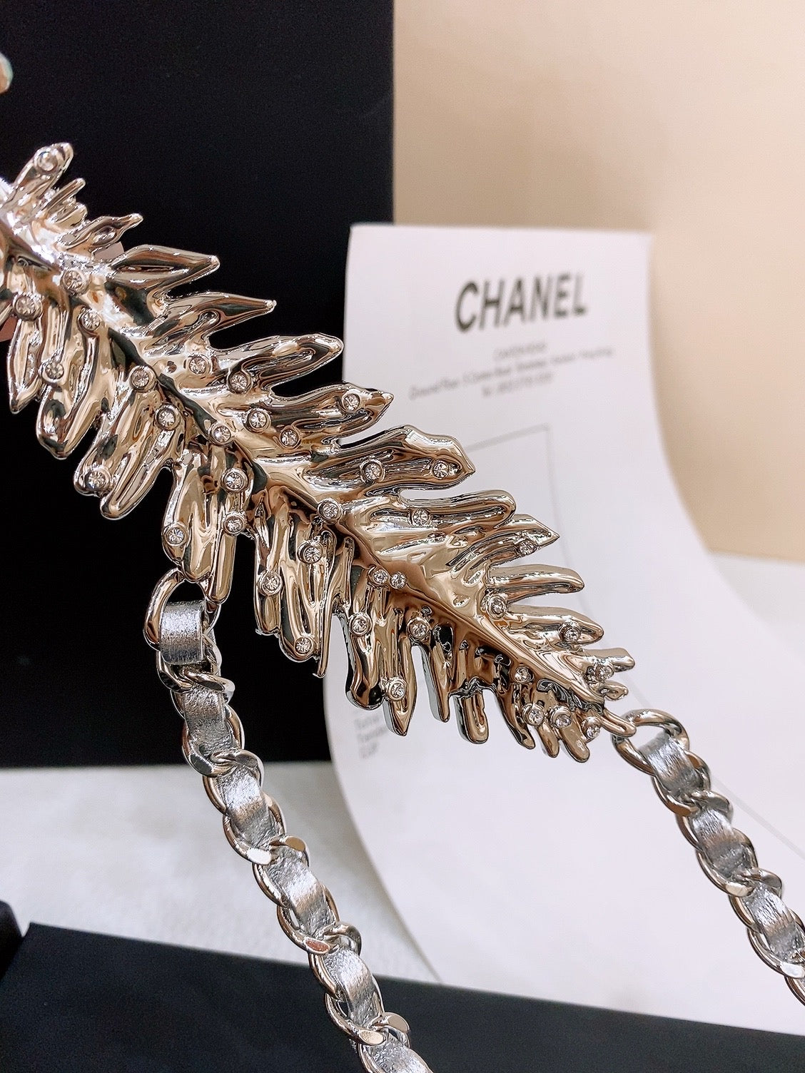 Chanel 2026 Crystal Leaf Chain Belt 214352